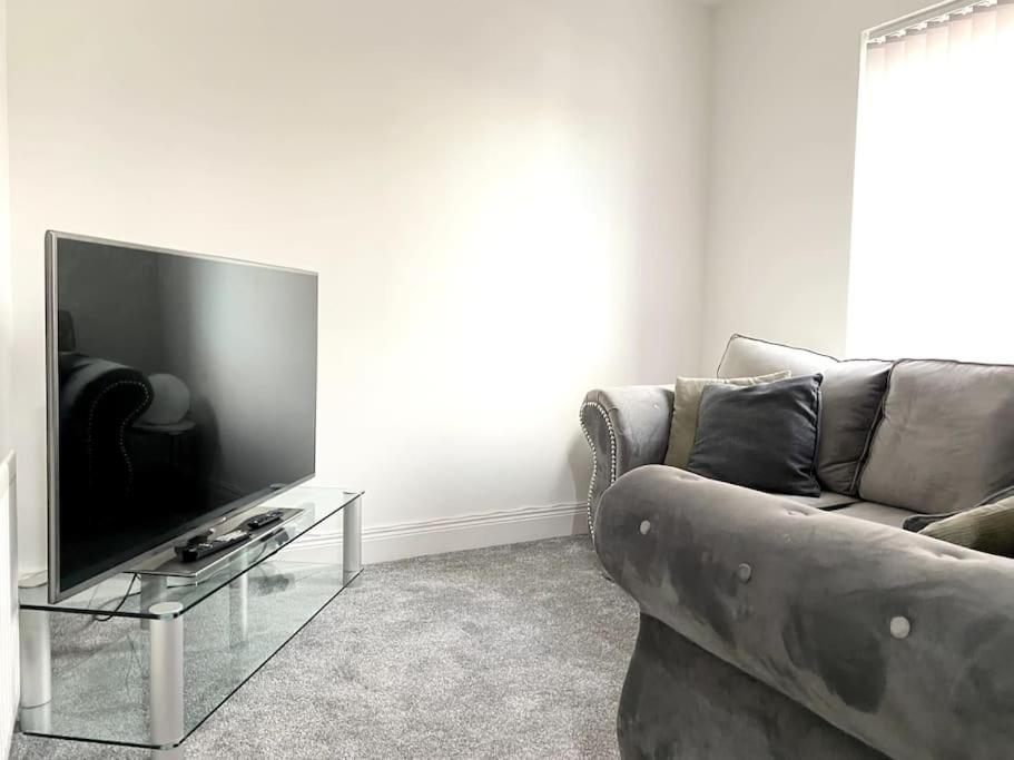 Cosy City Centre Townhouse view 2