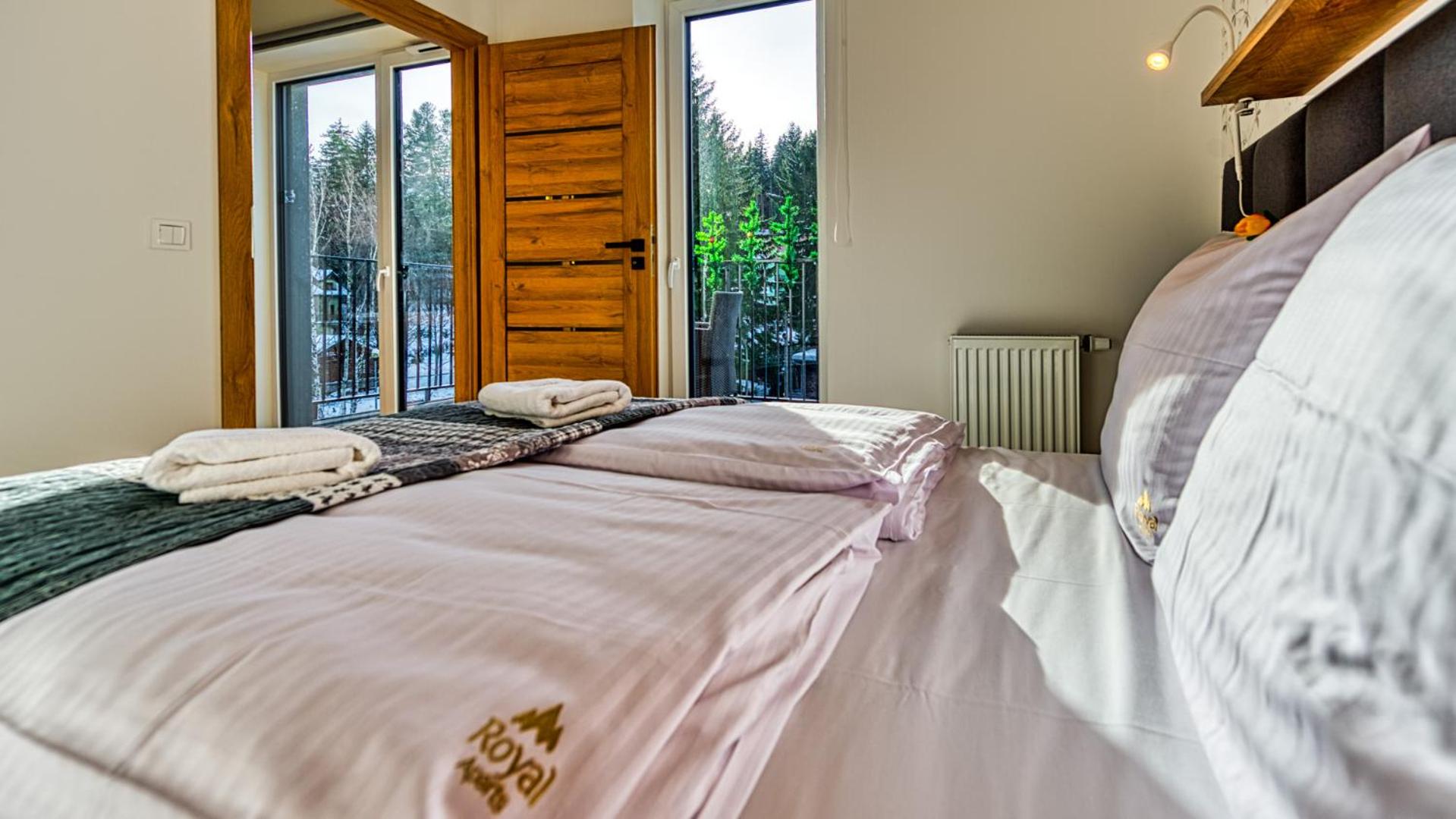 OSTOJA RESIDENCE VIP z sauną, strefą relaksu i pokojem zabaw by Royal Aparts