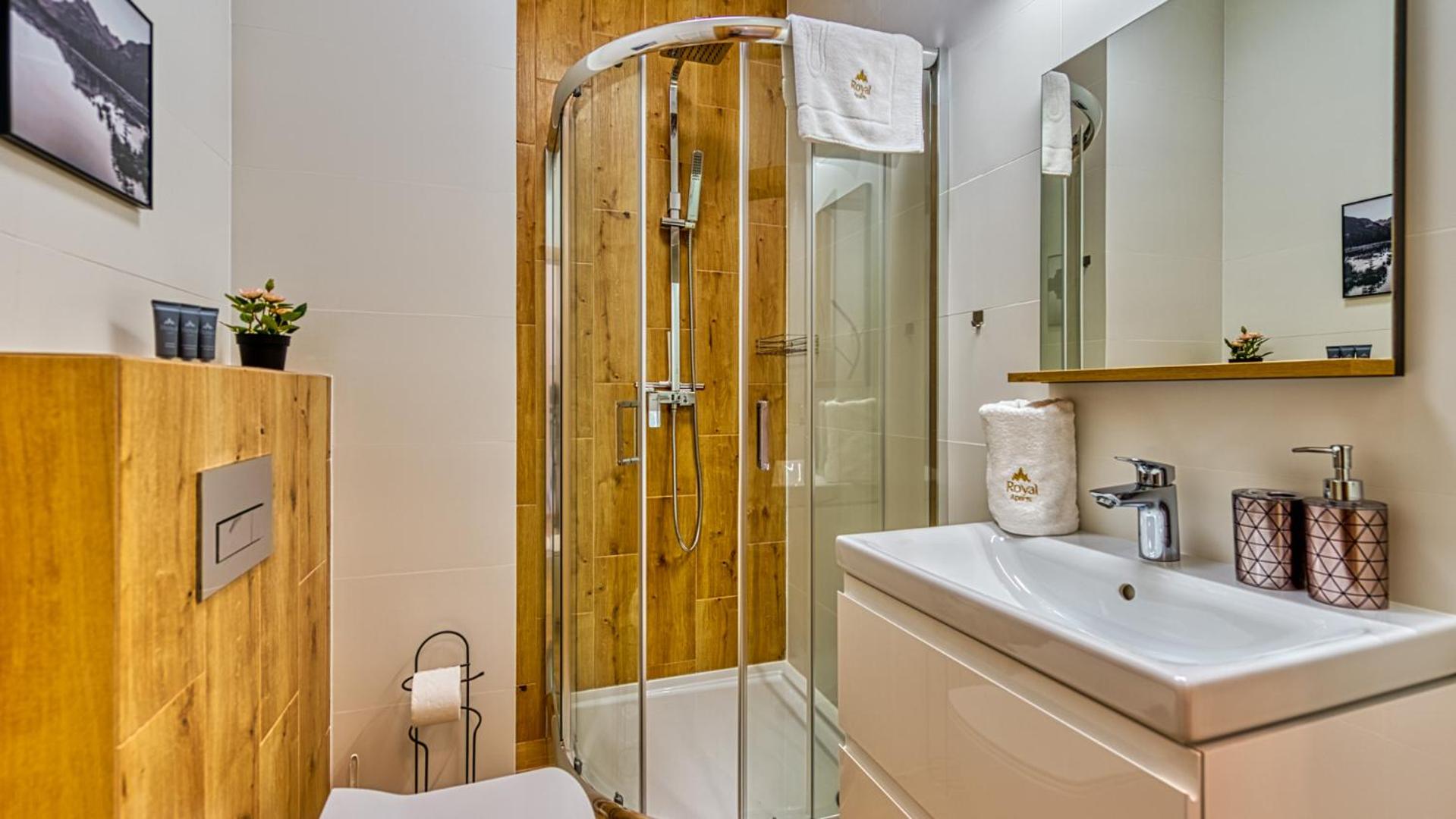 OSTOJA RESIDENCE VIP z sauną, strefą relaksu i pokojem zabaw by Royal Aparts