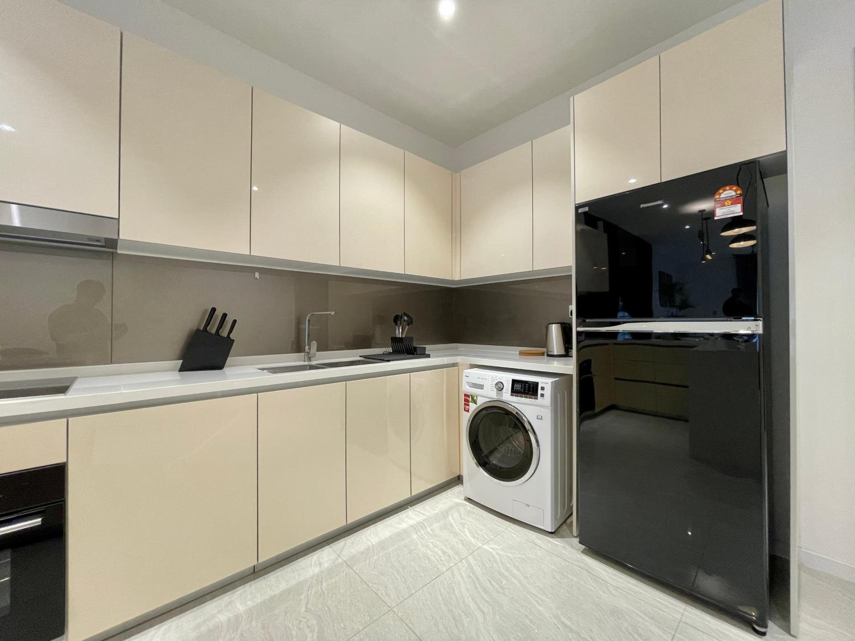 Quill Residence Luxury Designer Apartment 7Pax by Hausome