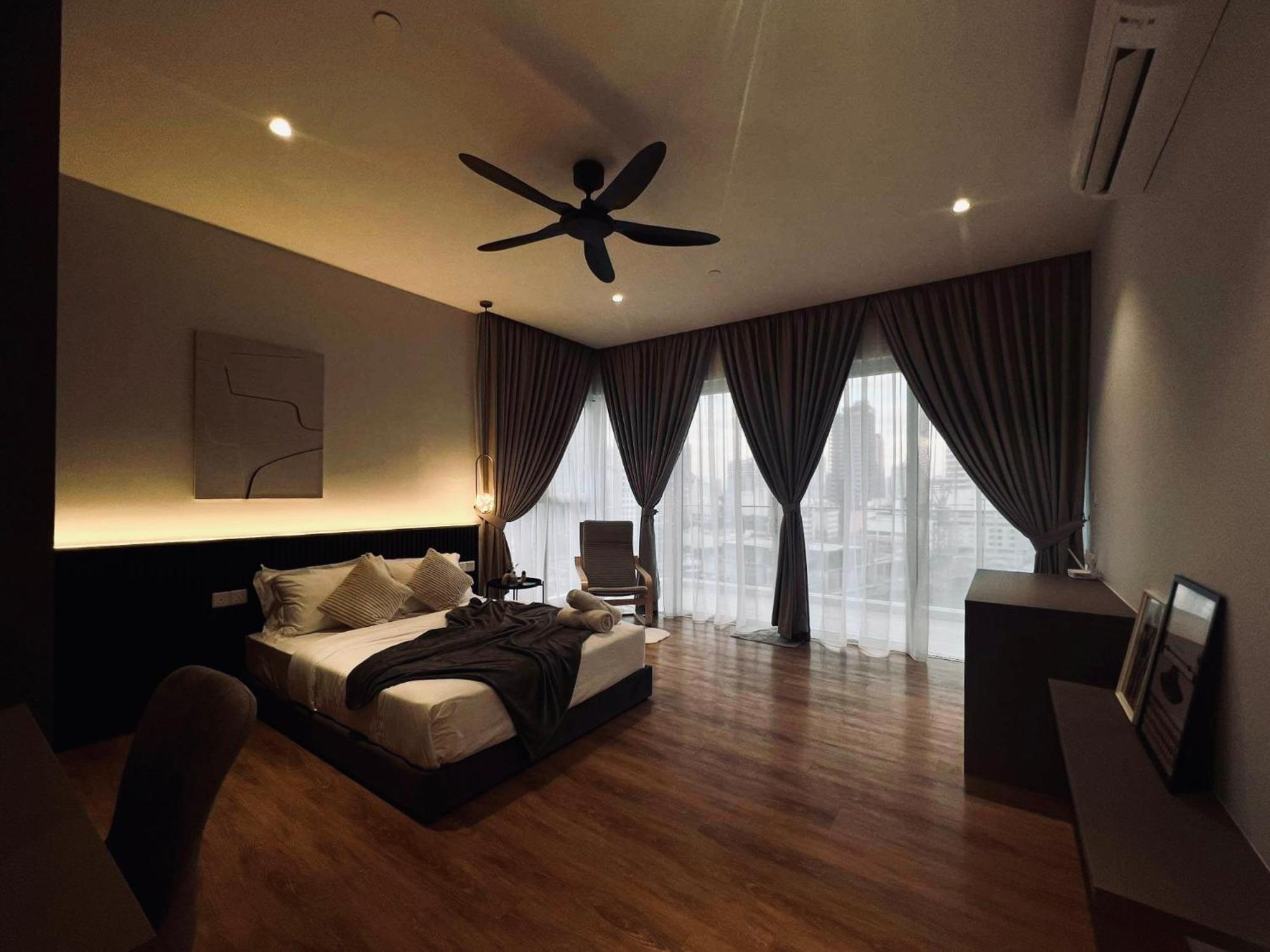 Quill Residence Luxury Designer Apartment 7Pax by Hausome