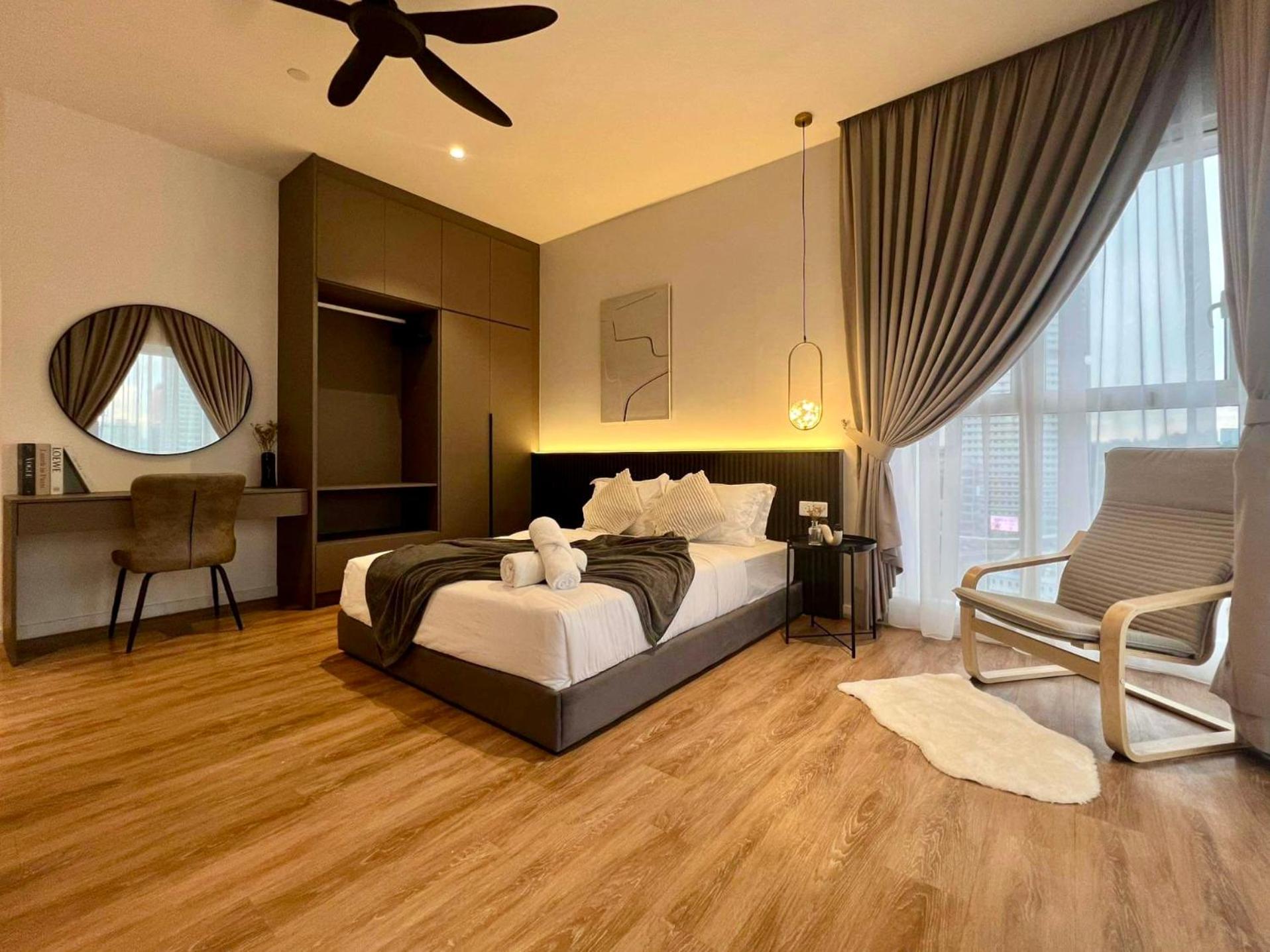 Quill Residence Luxury Designer Apartment 7Pax by Hausome