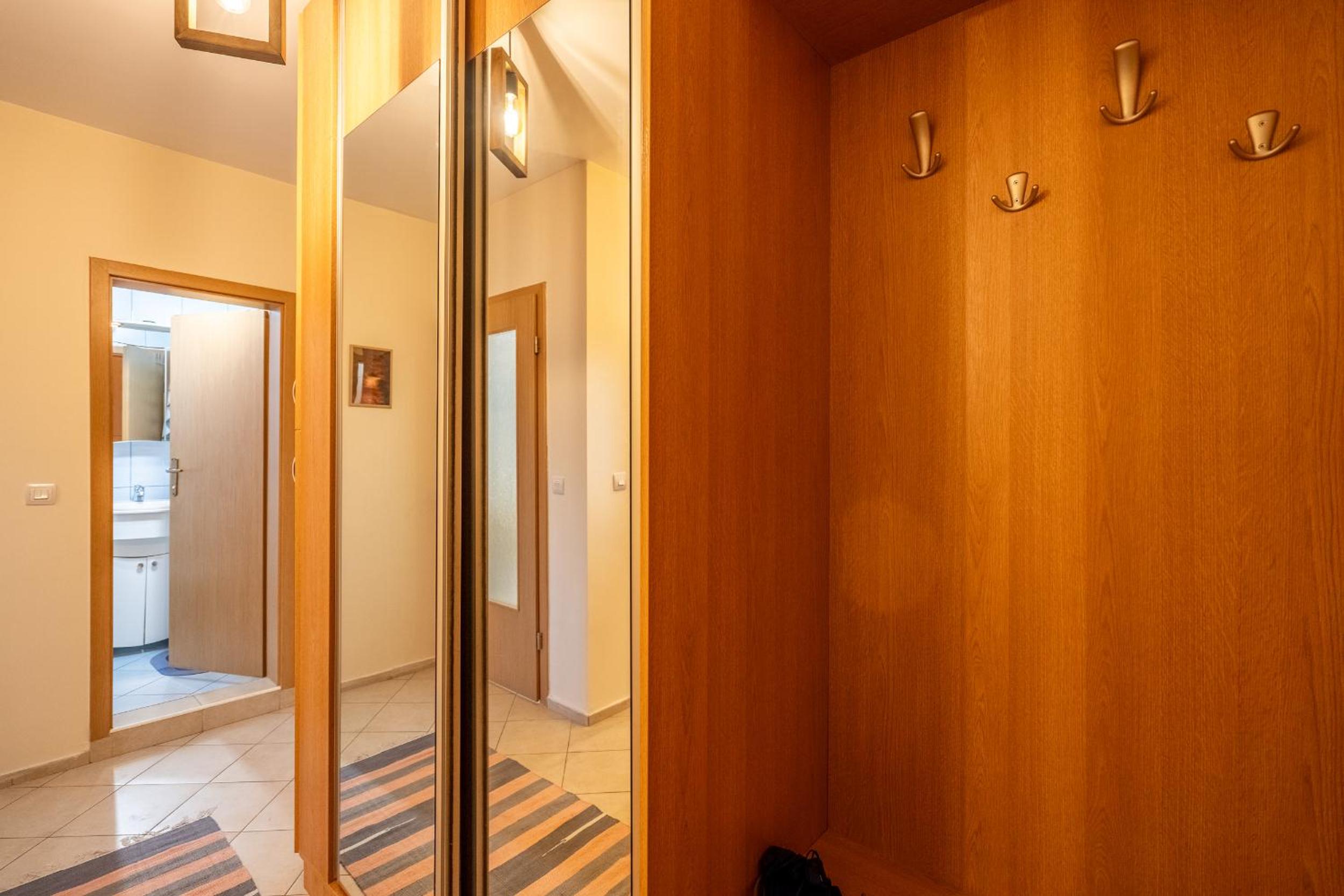 Premium comfy 2BDR Apt - Free Parking - Fast Wi-Fi