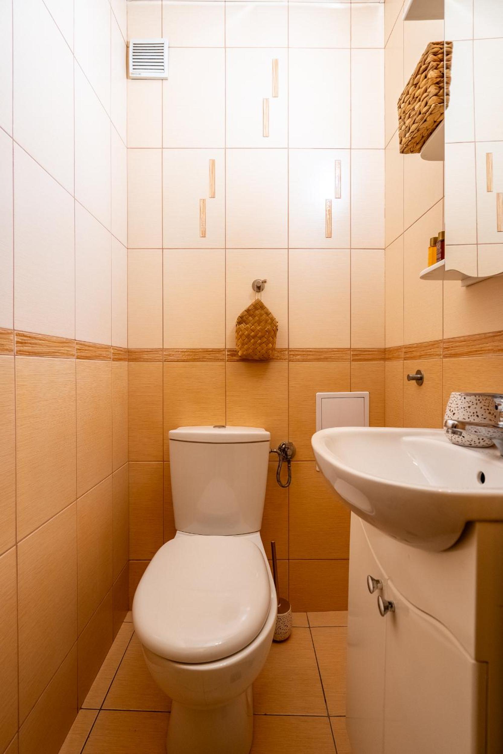Premium comfy 2BDR Apt - Free Parking - Fast Wi-Fi
