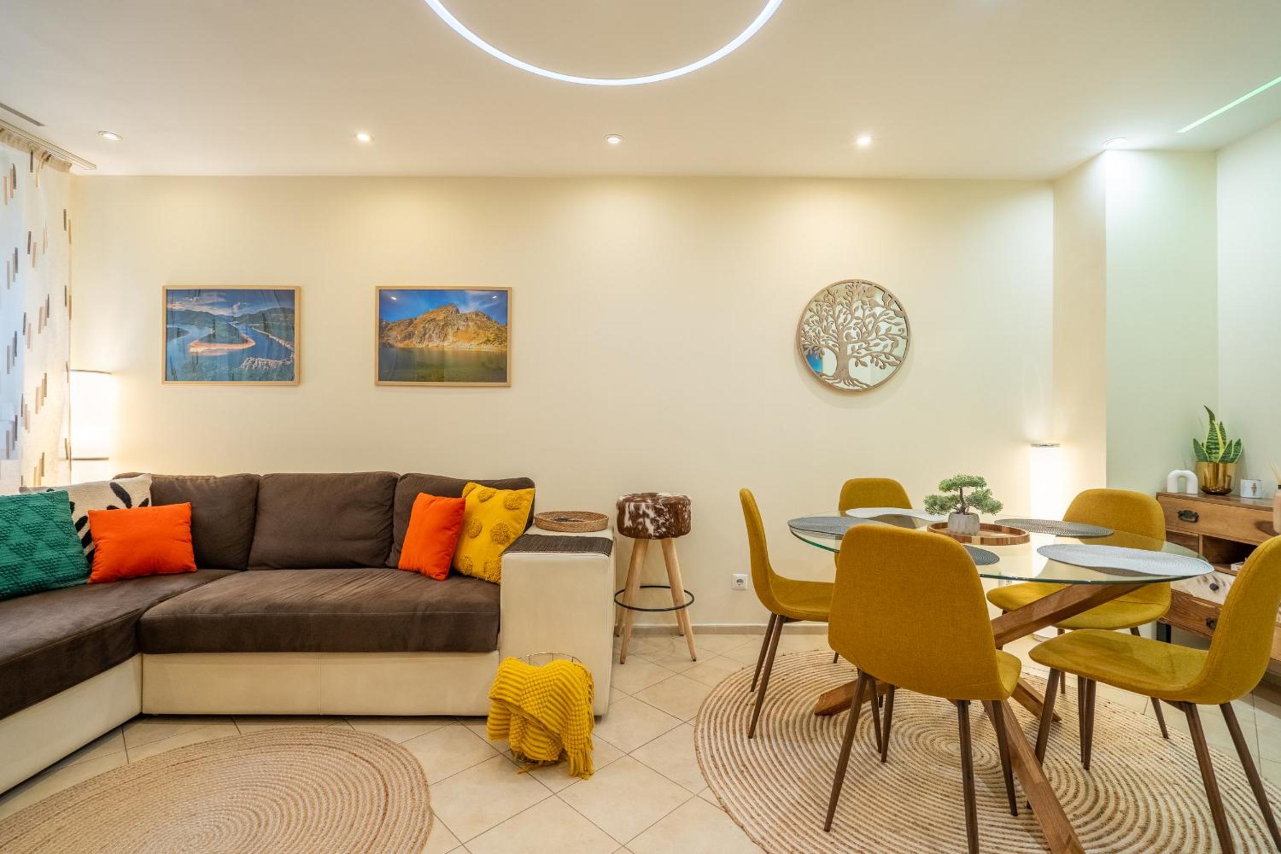 Premium comfy 2BDR Apt - Free Parking - Fast Wi-Fi