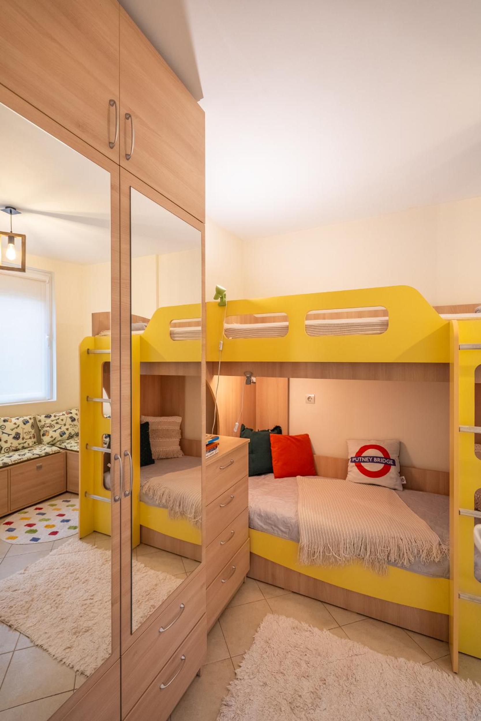 Premium comfy 2BDR Apt - Free Parking - Fast Wi-Fi