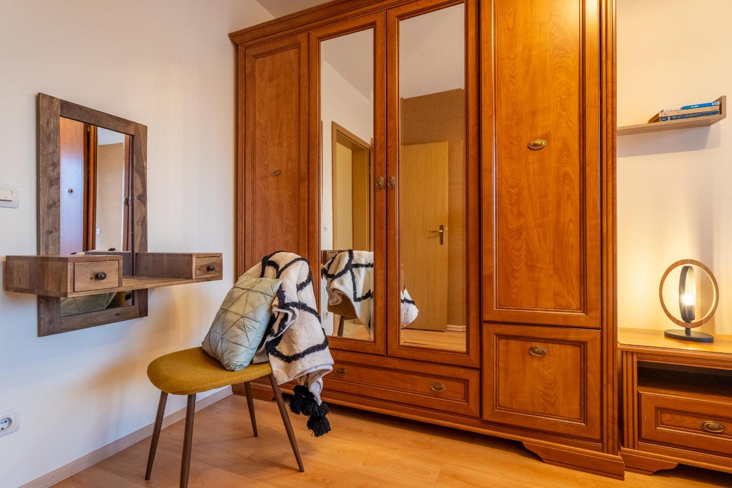 Premium comfy 2BDR Apt - Free Parking - Fast Wi-Fi