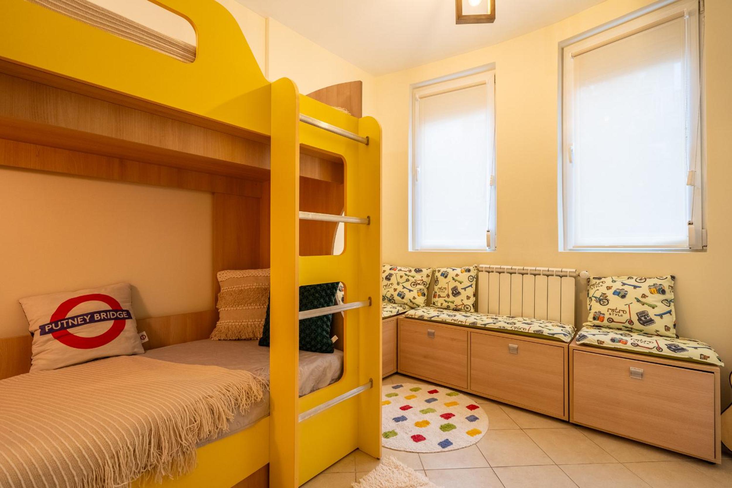 Premium comfy 2BDR Apt - Free Parking - Fast Wi-Fi