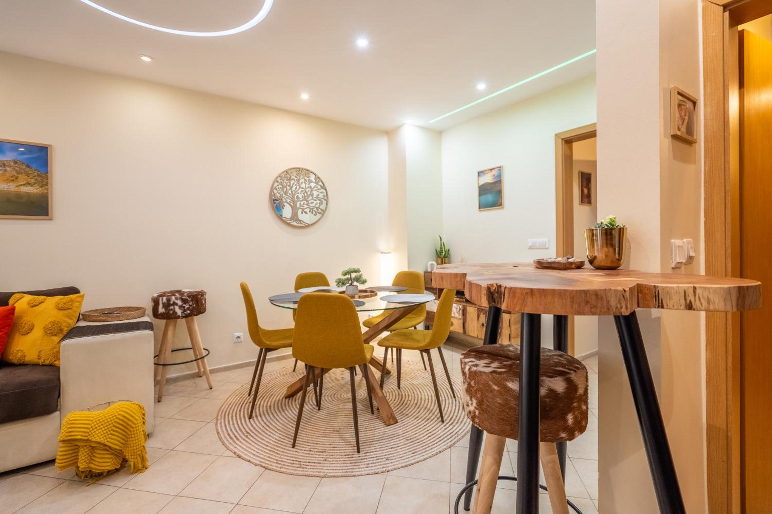 Premium comfy 2BDR Apt - Free Parking - Fast Wi-Fi