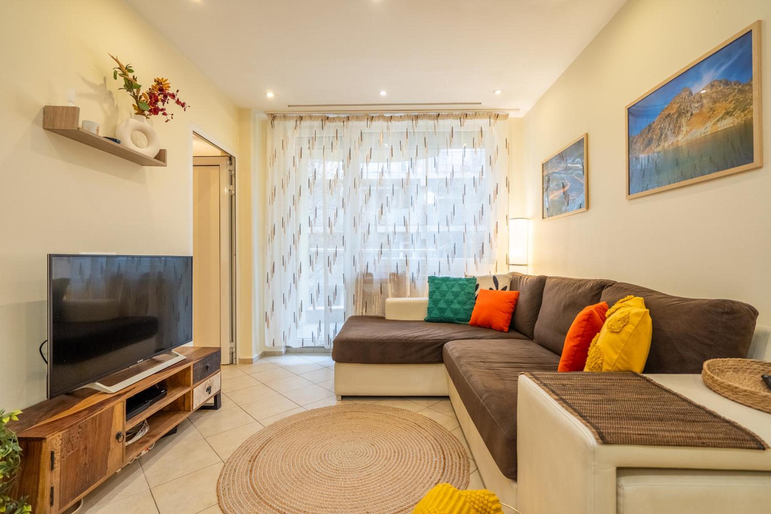 Premium comfy 2BDR Apt - Free Parking - Fast Wi-Fi