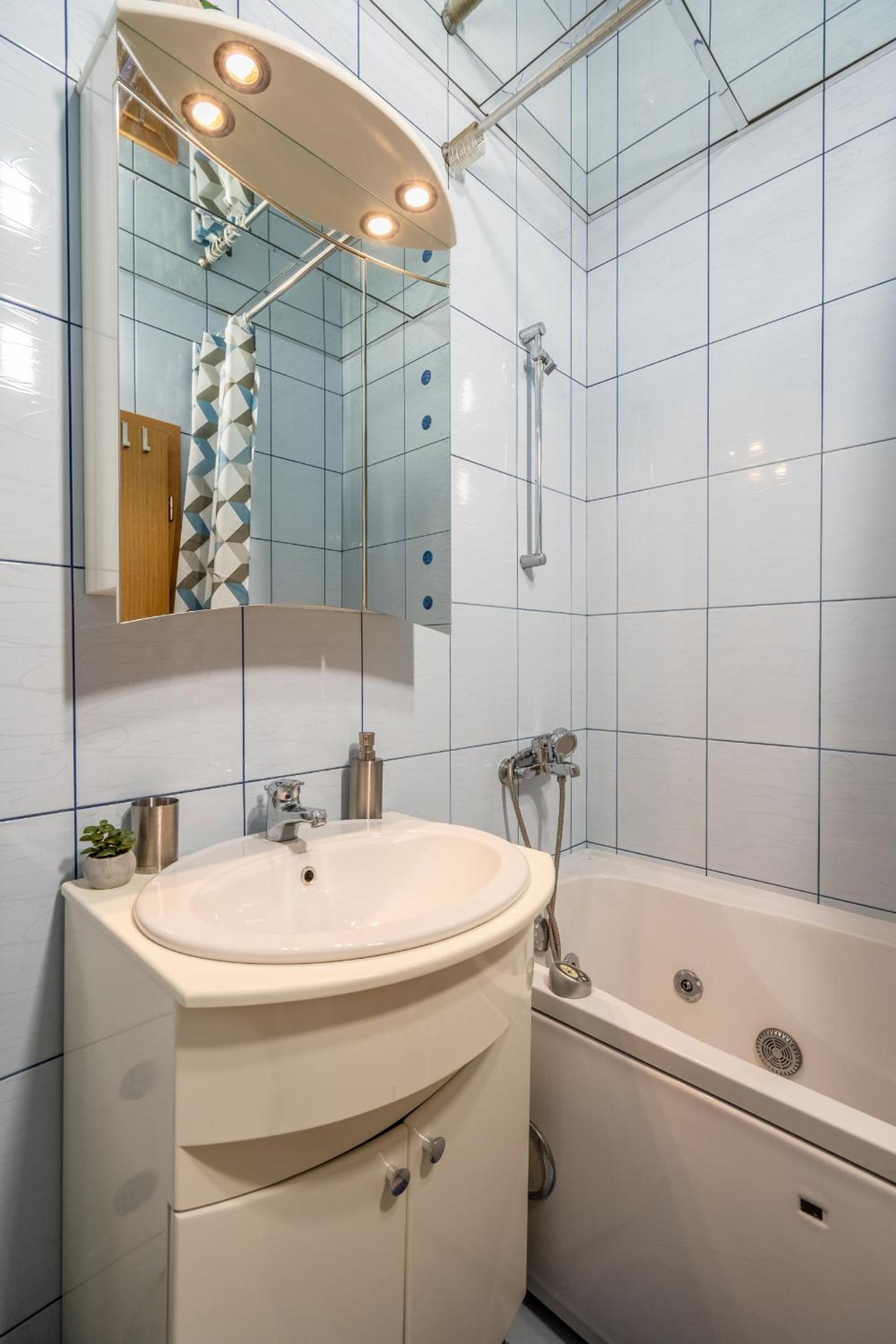 Premium comfy 2BDR Apt - Free Parking - Fast Wi-Fi