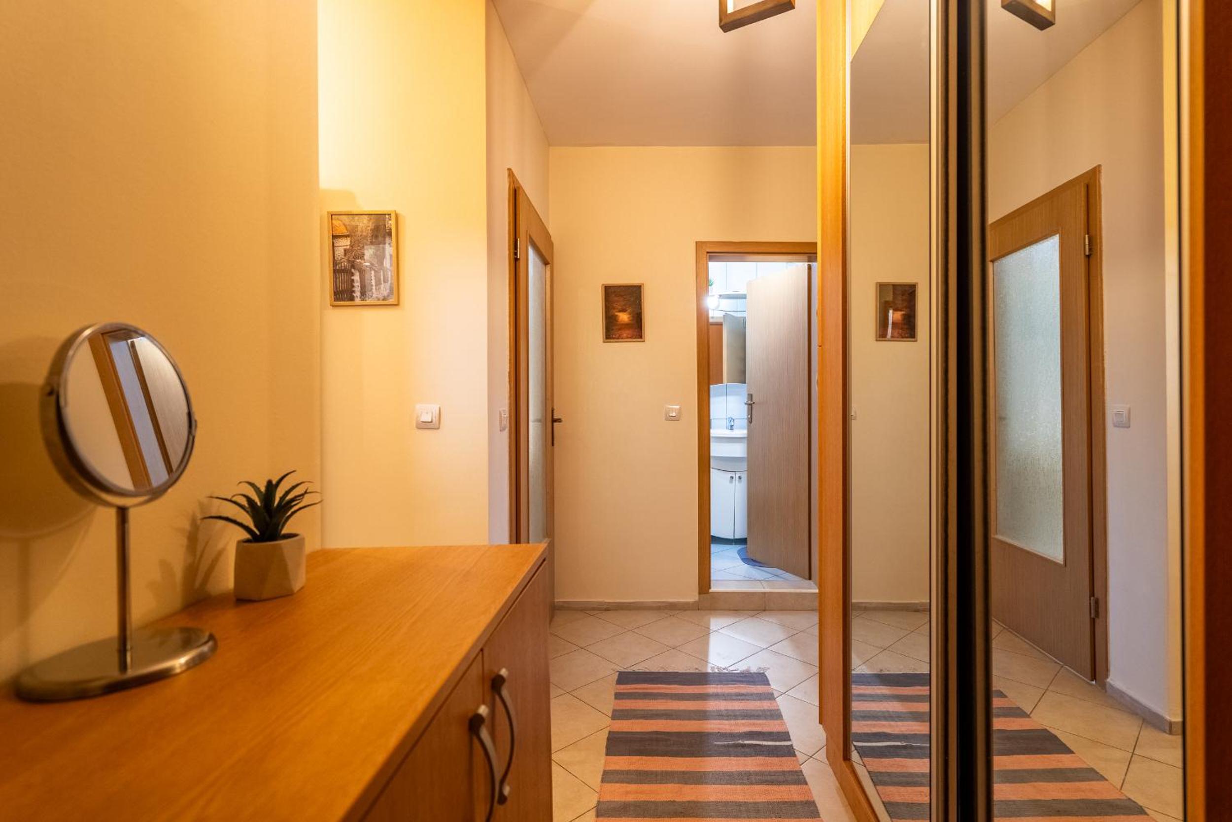 Premium comfy 2BDR Apt - Free Parking - Fast Wi-Fi