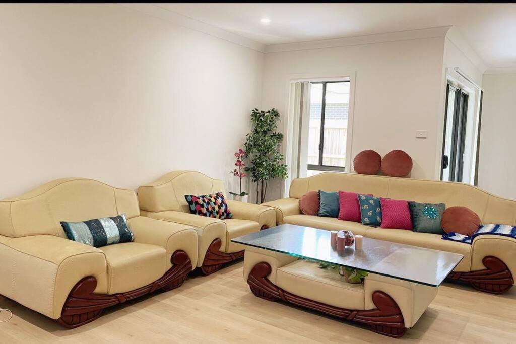 MaraylyaBox hillGables Specious 5Br Sweet House