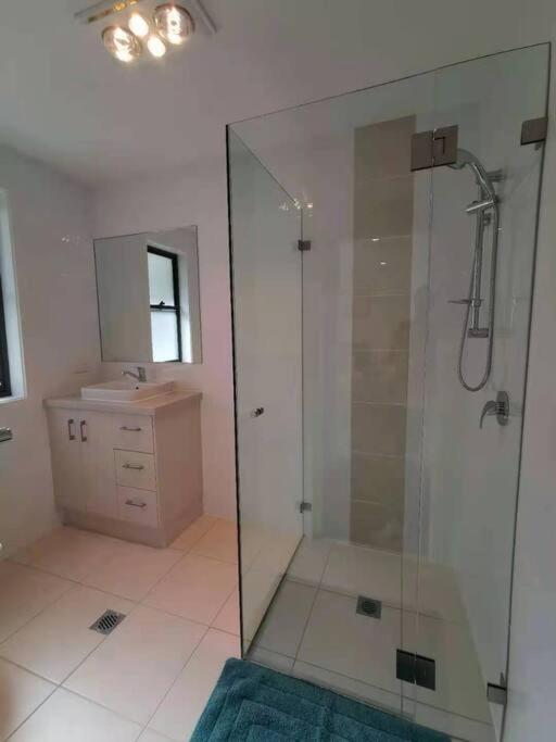 MaraylyaBox hillGables Specious 5Br Sweet House