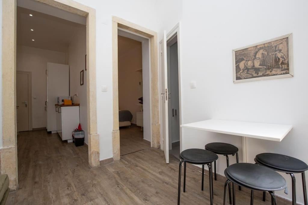 Vintage Apartment w/ Terrace view 4