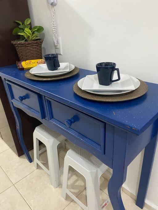Palhoça- apto com Jardim para churrasco -Bromélias