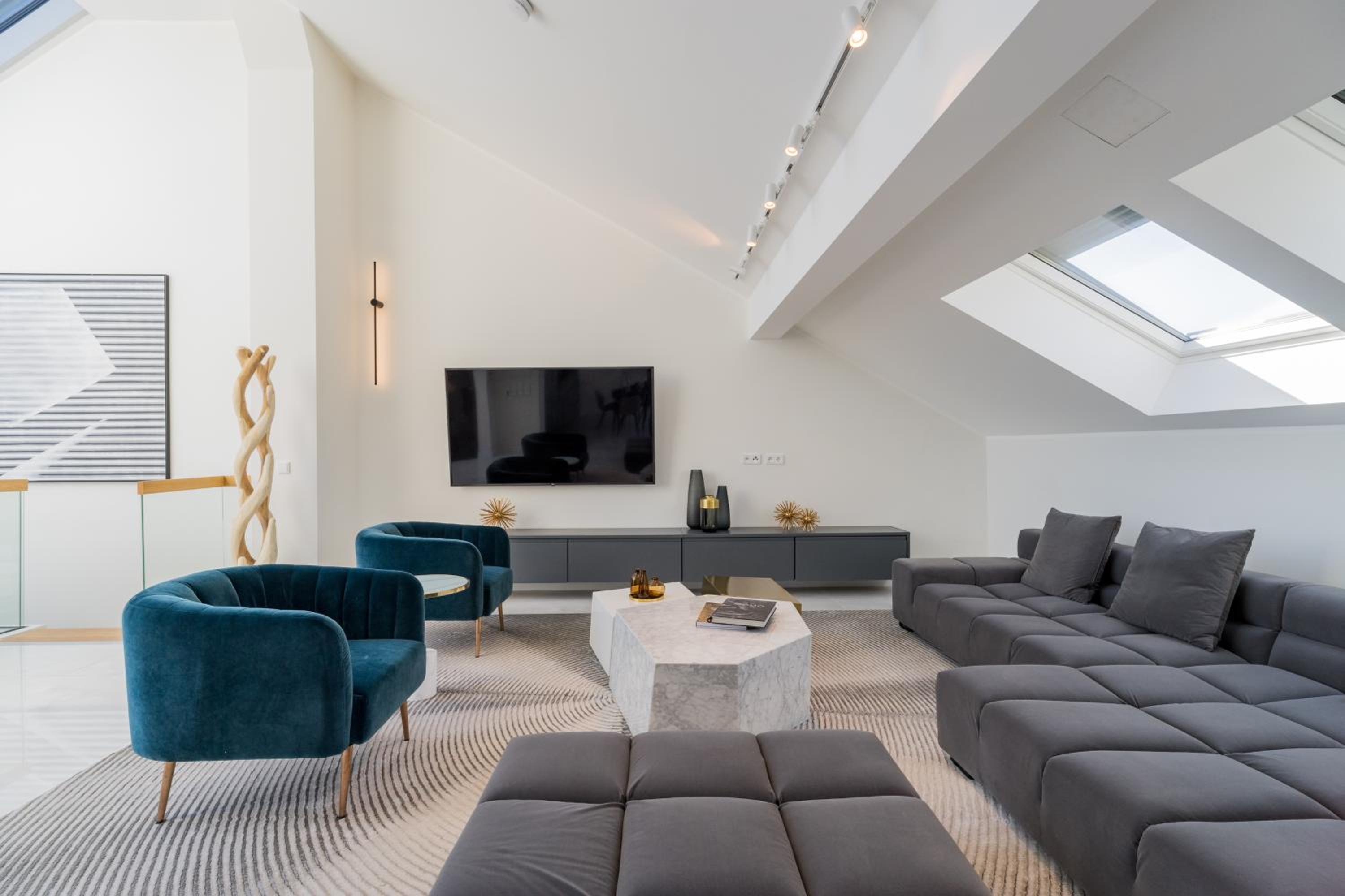 Spacious Apartments In Mitte- Feel The Citycenter