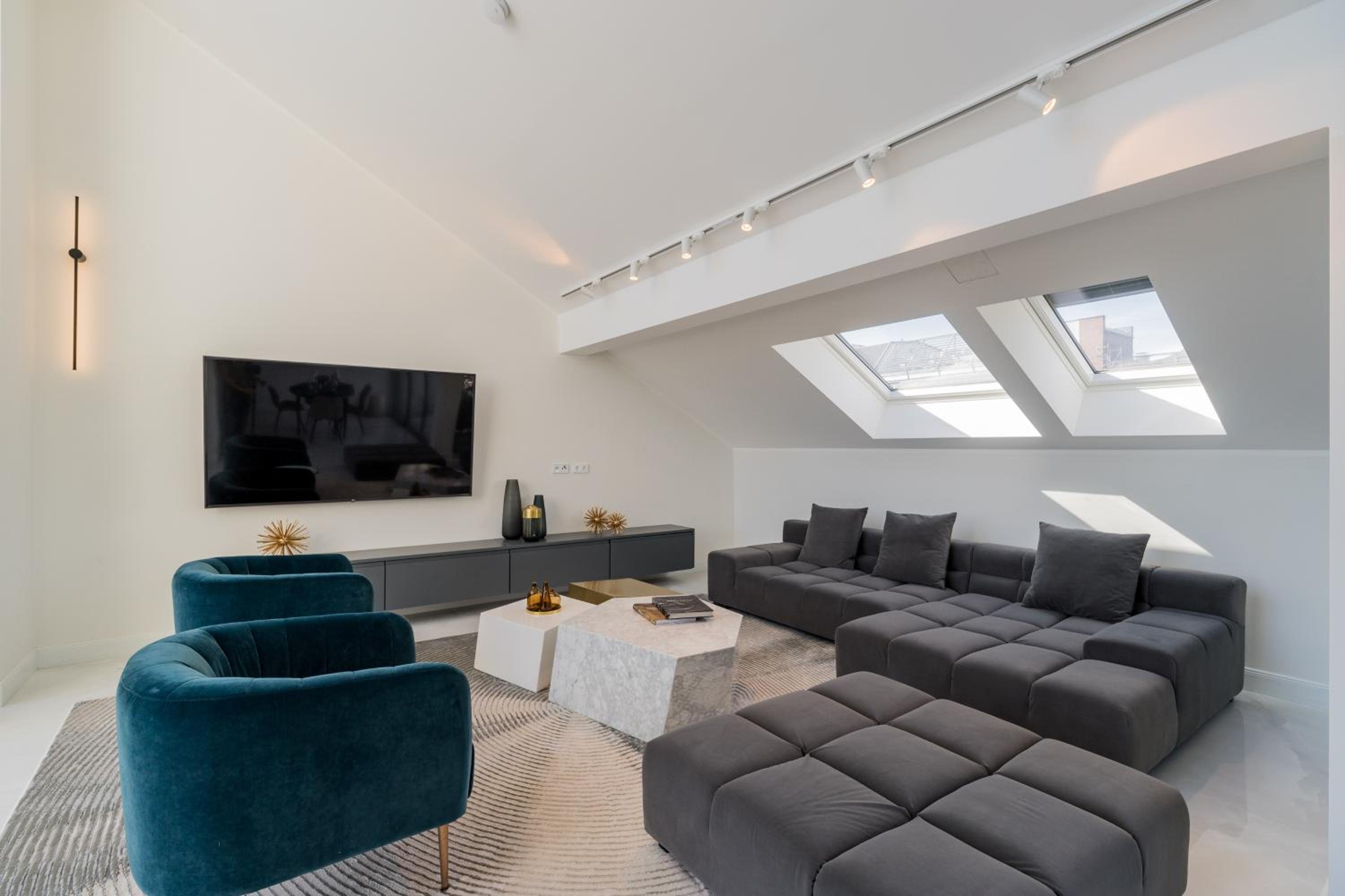Spacious Apartments In Mitte- Feel The Citycenter