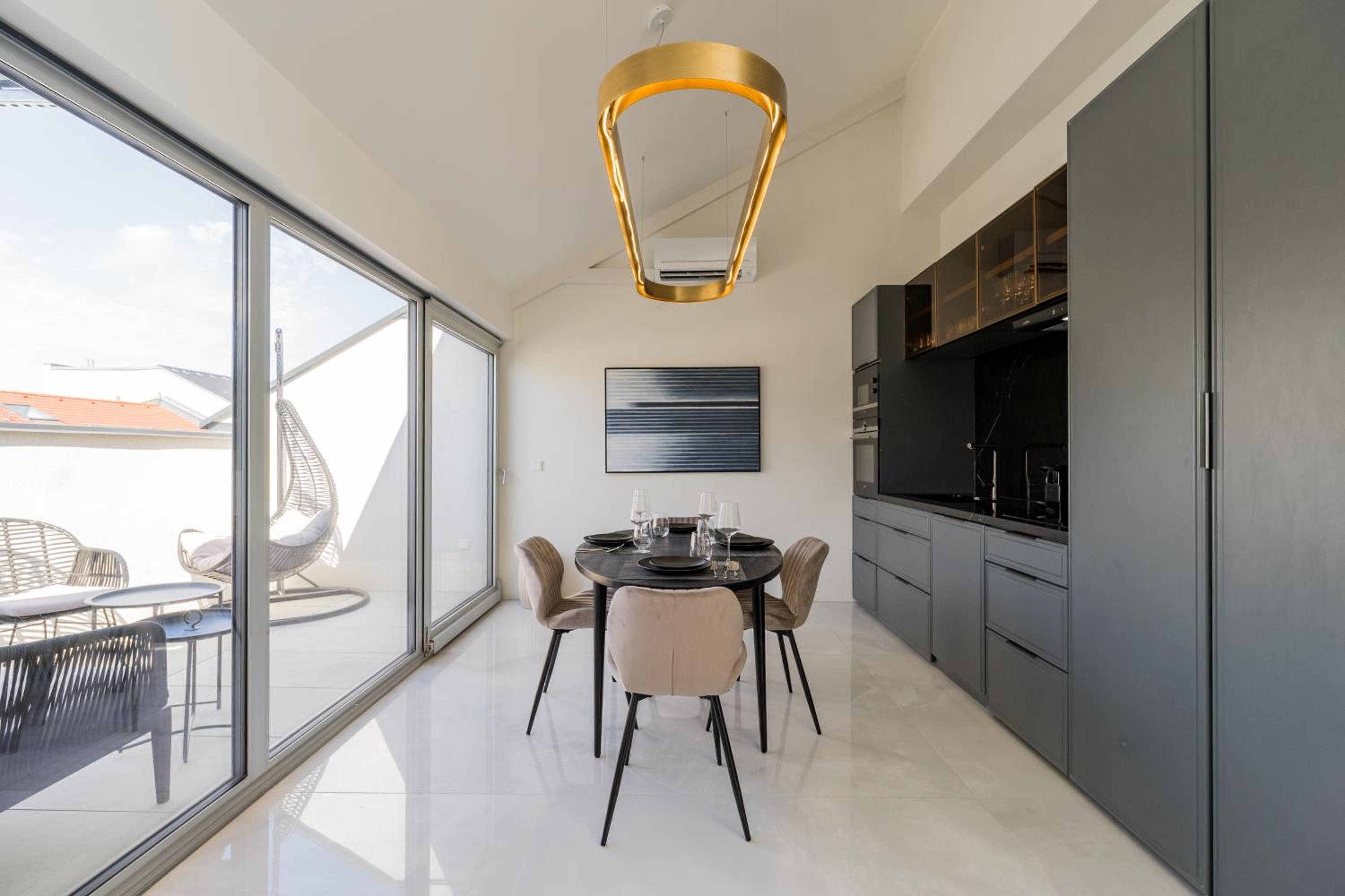 Spacious Apartments In Mitte- Feel The Citycenter