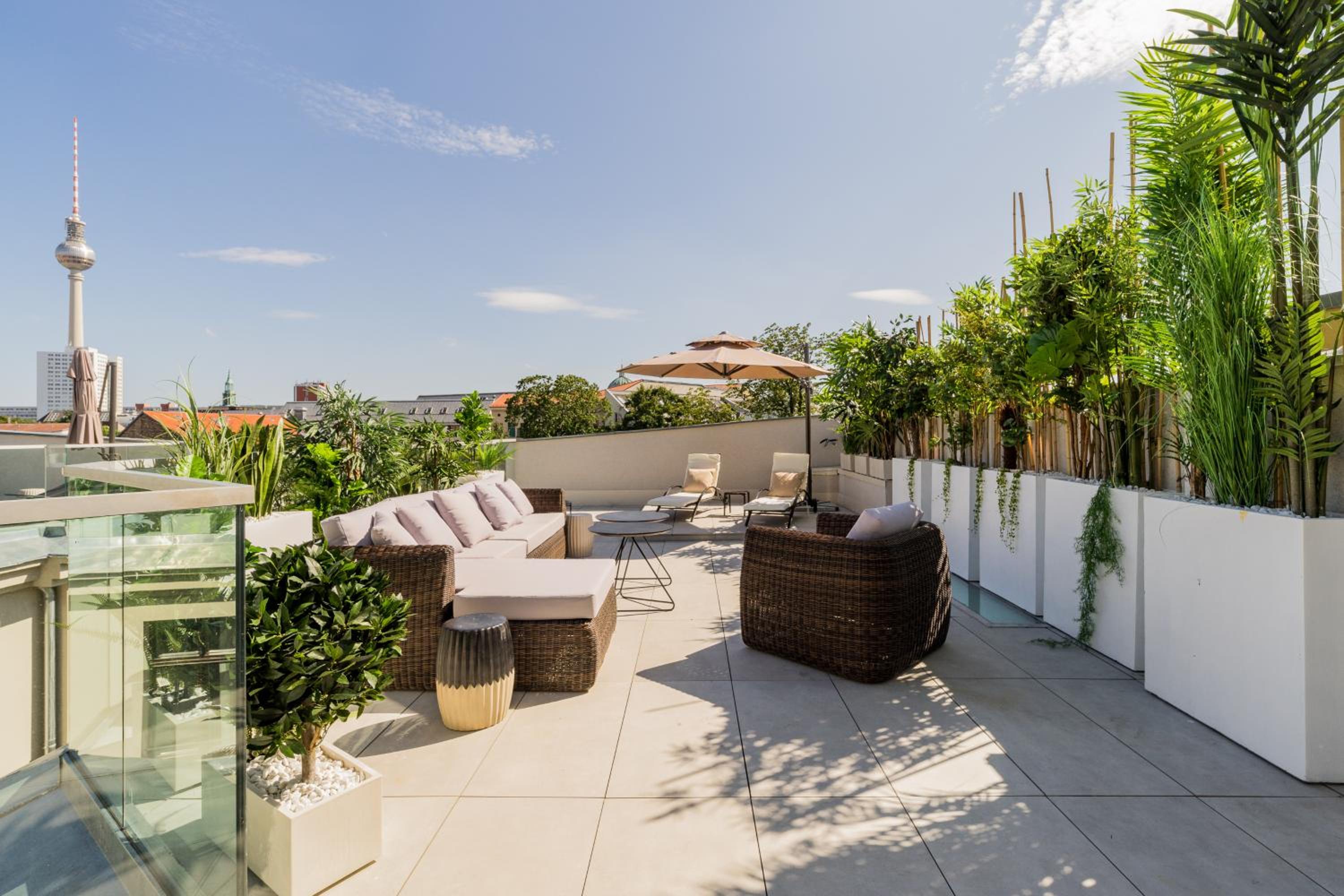 Spacious Apartments In Mitte- Feel The Citycenter