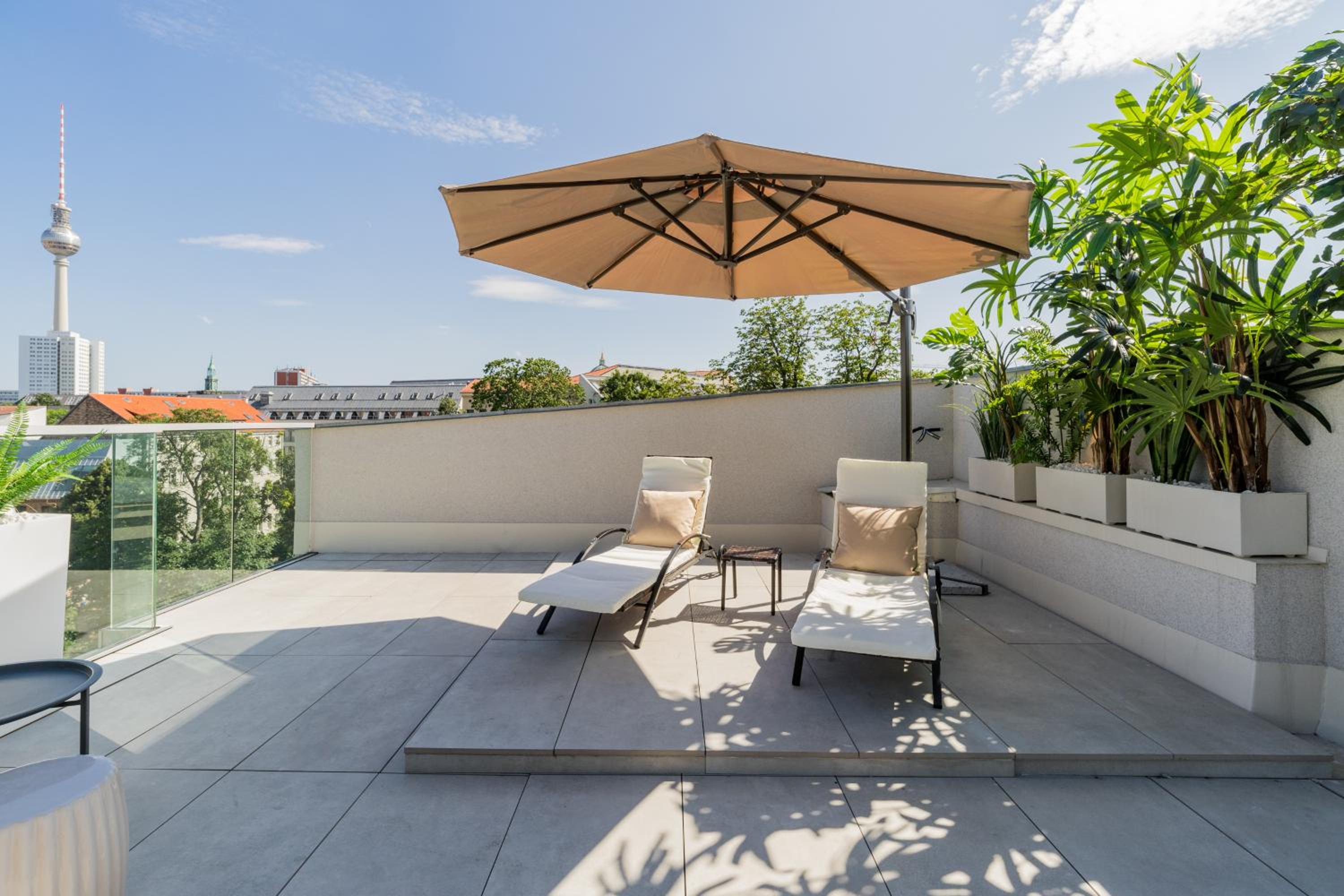 Spacious Apartments In Mitte- Feel The Citycenter