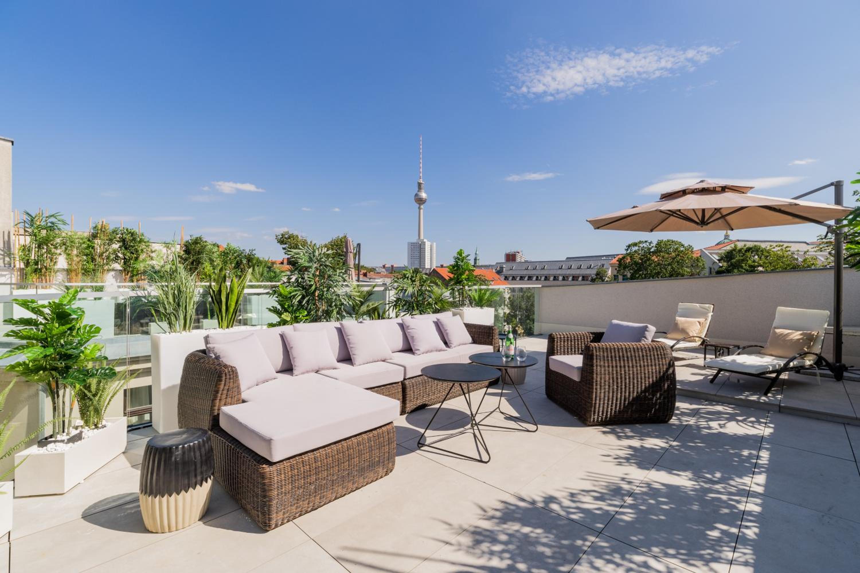 Spacious Apartments In Mitte- Feel The Citycenter