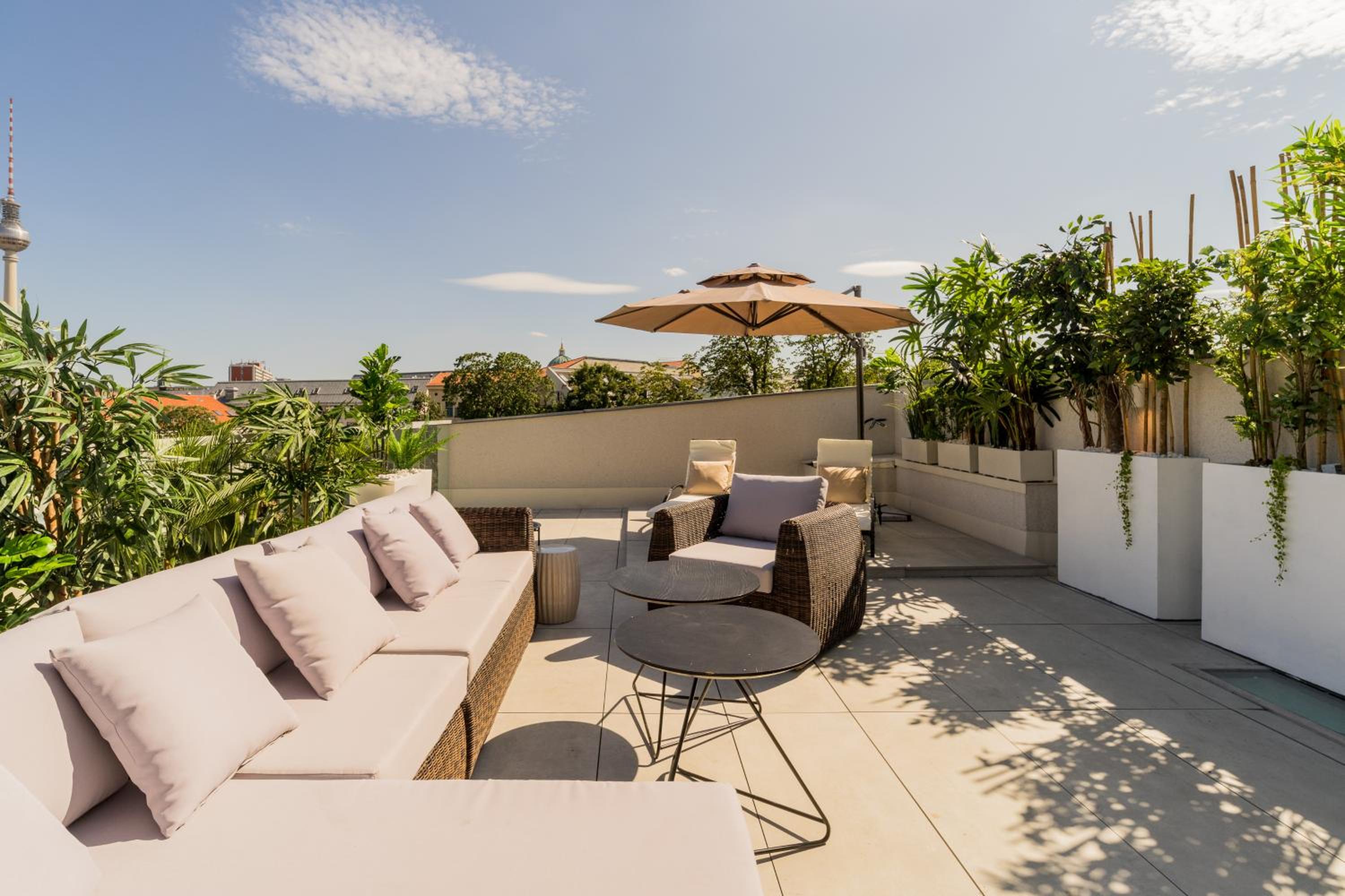 Spacious Apartments In Mitte- Feel The Citycenter