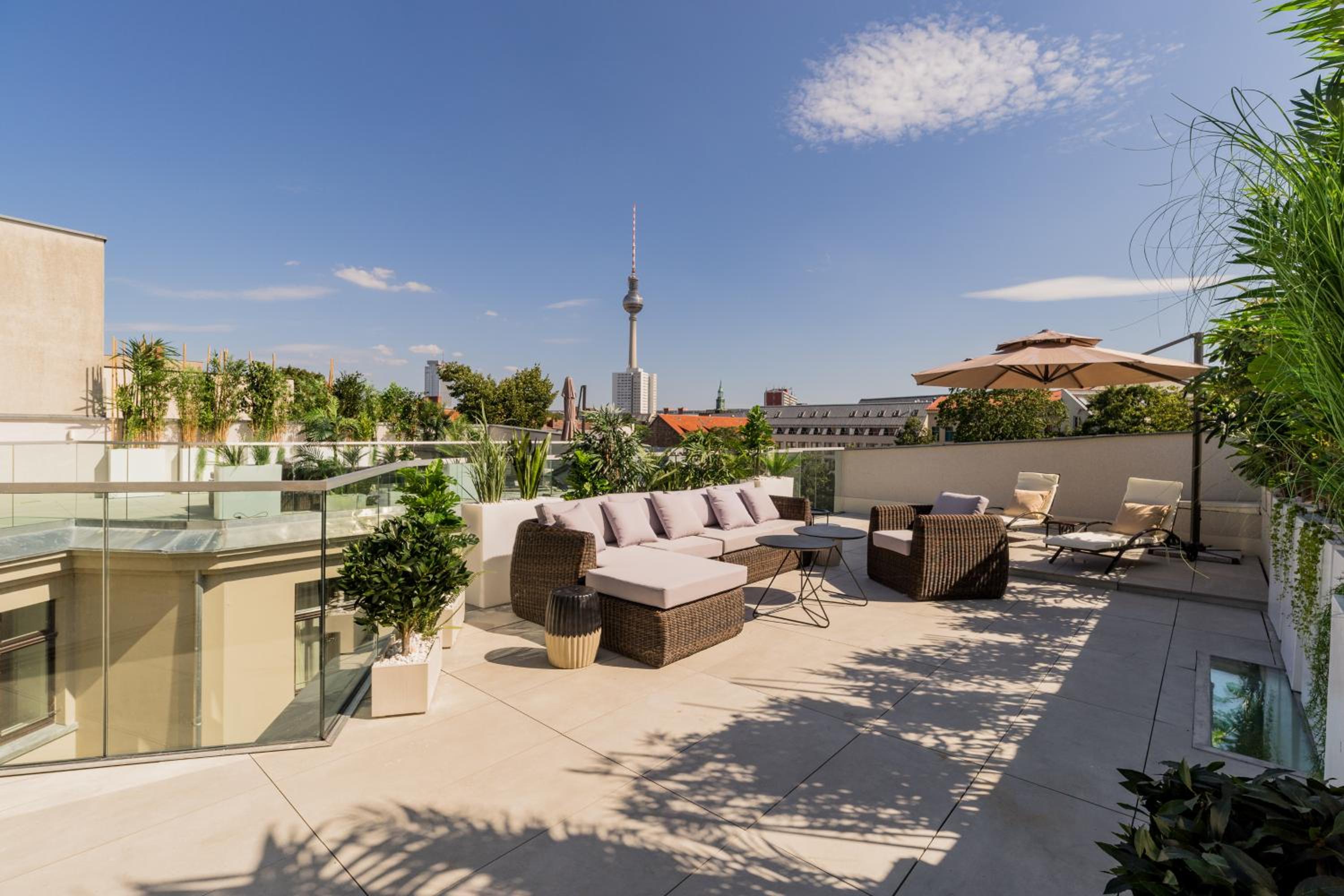 Spacious Apartments In Mitte- Feel The Citycenter