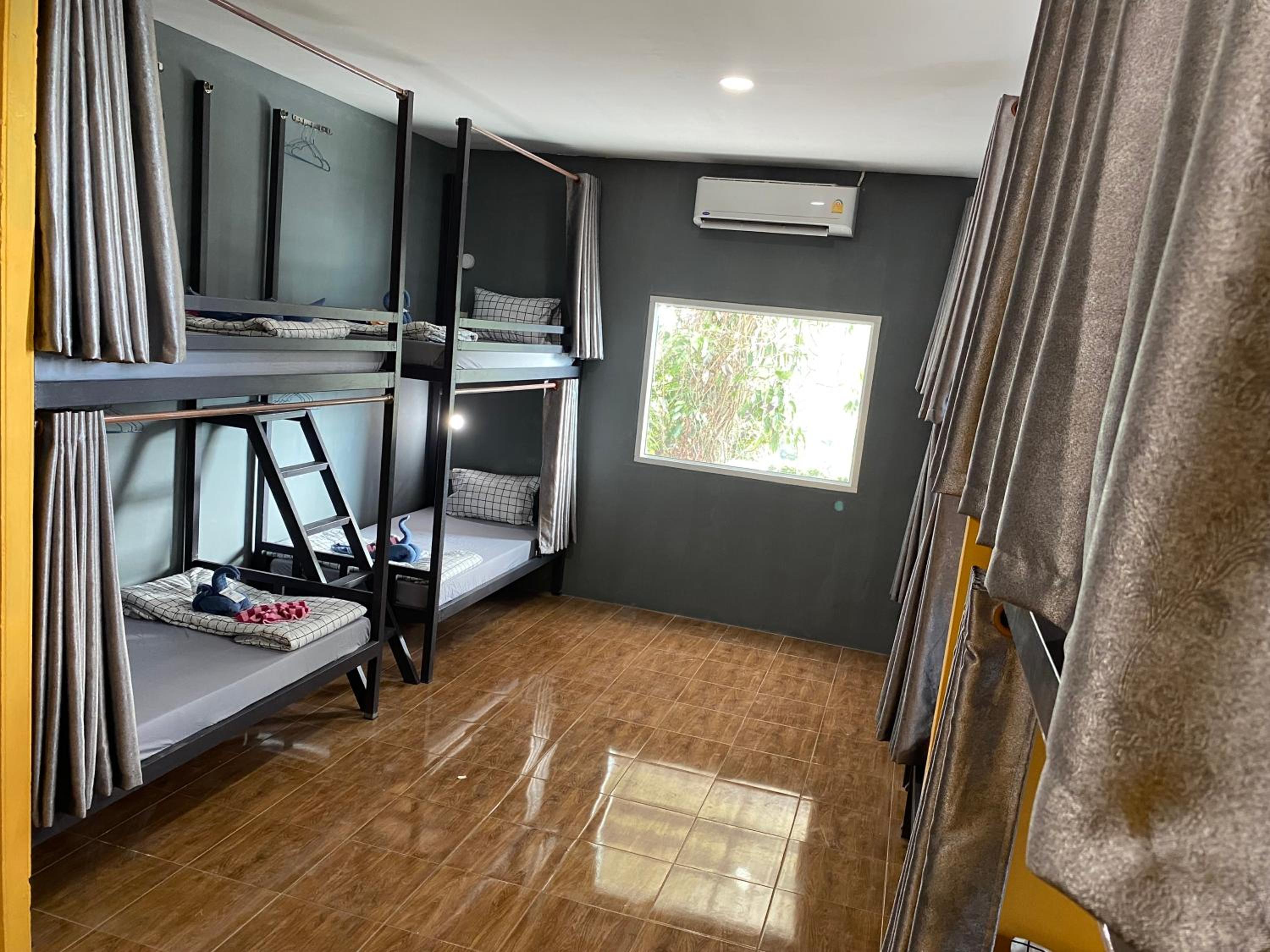 The view Hostel
