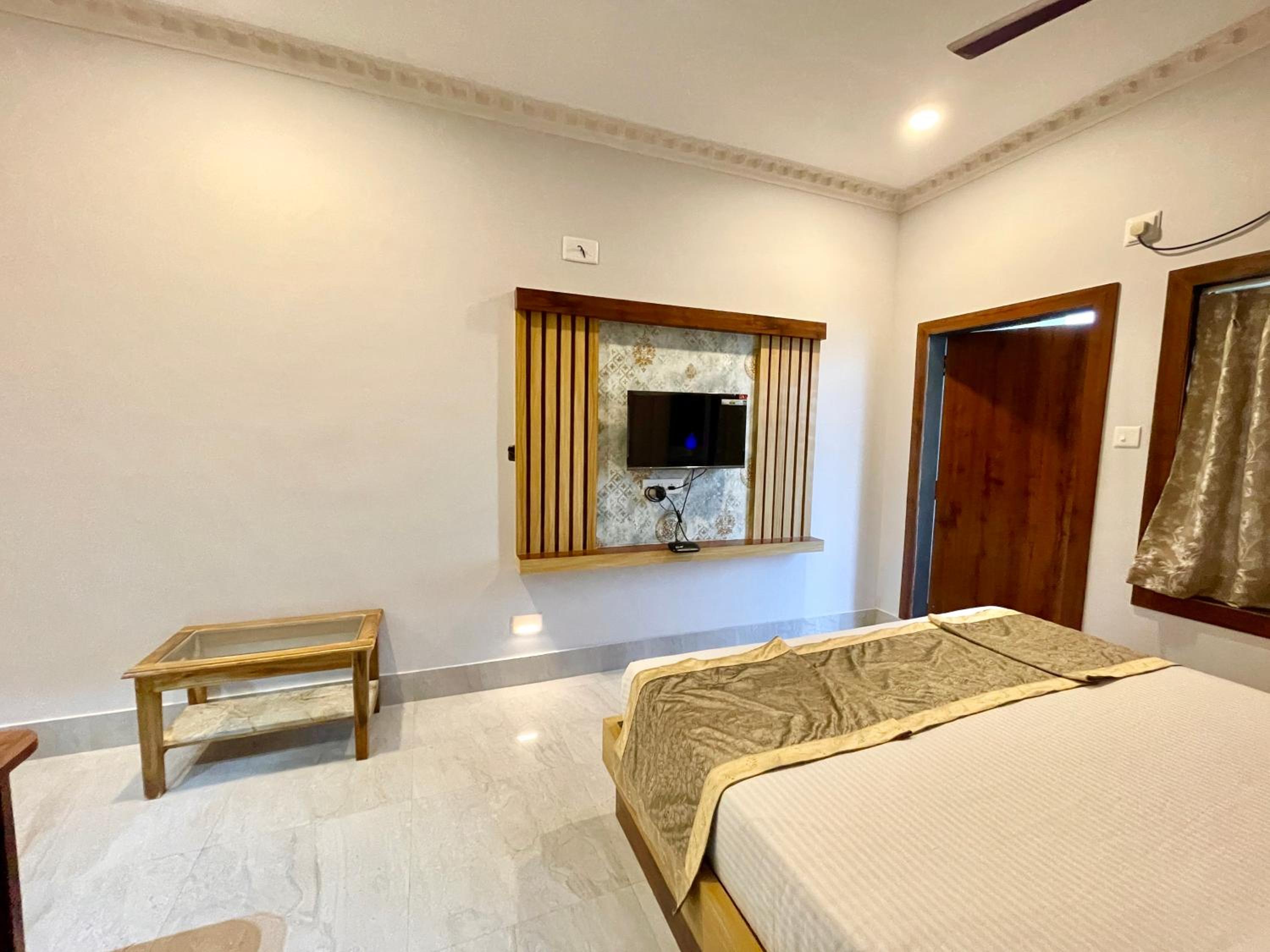 Hotel A One ! Puri, BREAKFAST Included- Swimming-pool, near Sea-beach-and-Temple, fully-Air-Conditioned-hotel with-lift-and-parking-facility - ᴾʳᵉᵐⁱᵘᵐ ᴴᵒᵗᵉ view 3