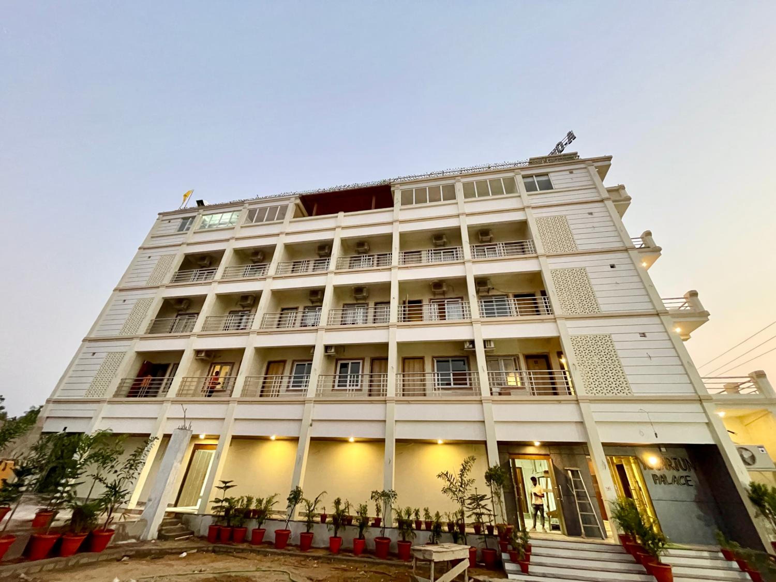 Hotel A One ! Puri, BREAKFAST Included- Swimming-pool, near Sea-beach-and-Temple, fully-Air-Conditioned-hotel with-lift-and-parking-facility - ᴾʳᵉᵐⁱᵘᵐ ᴴᵒᵗᵉ view 2