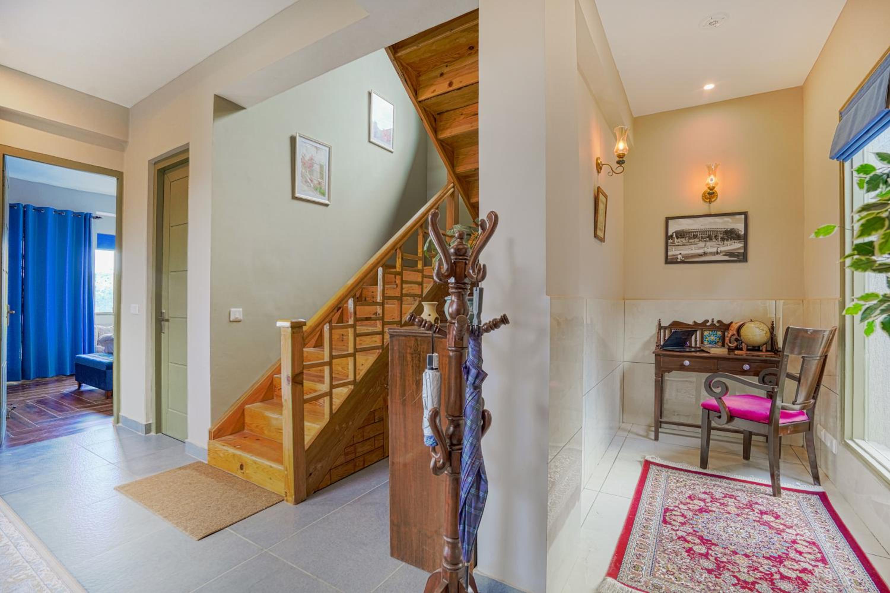SaffronStays Edelweiss Bluebell House - 3BR English home with Himalayan peak views, bonfire & reading nook