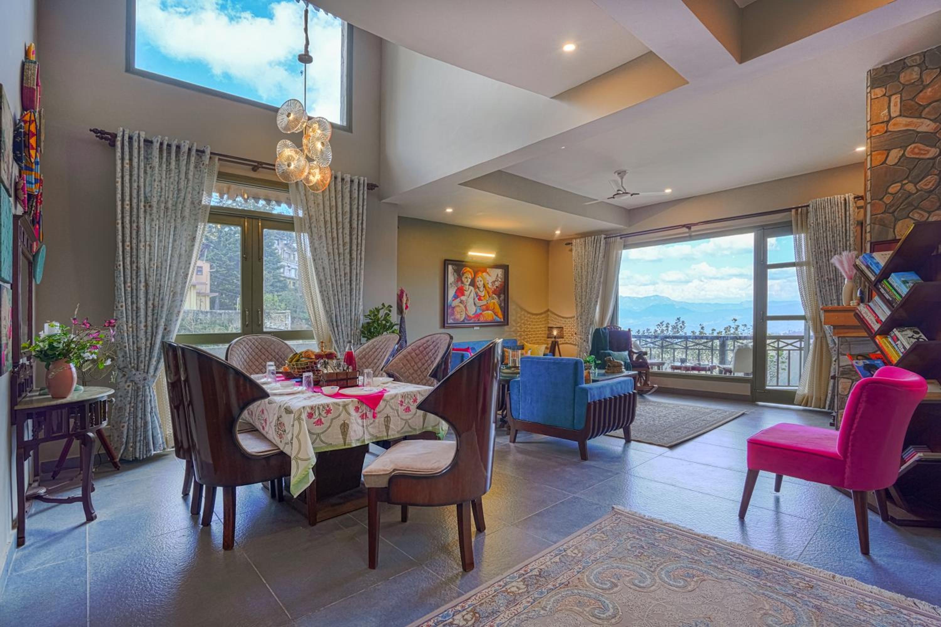 SaffronStays Edelweiss Bluebell House - 3BR English home with Himalayan peak views, bonfire & reading nook