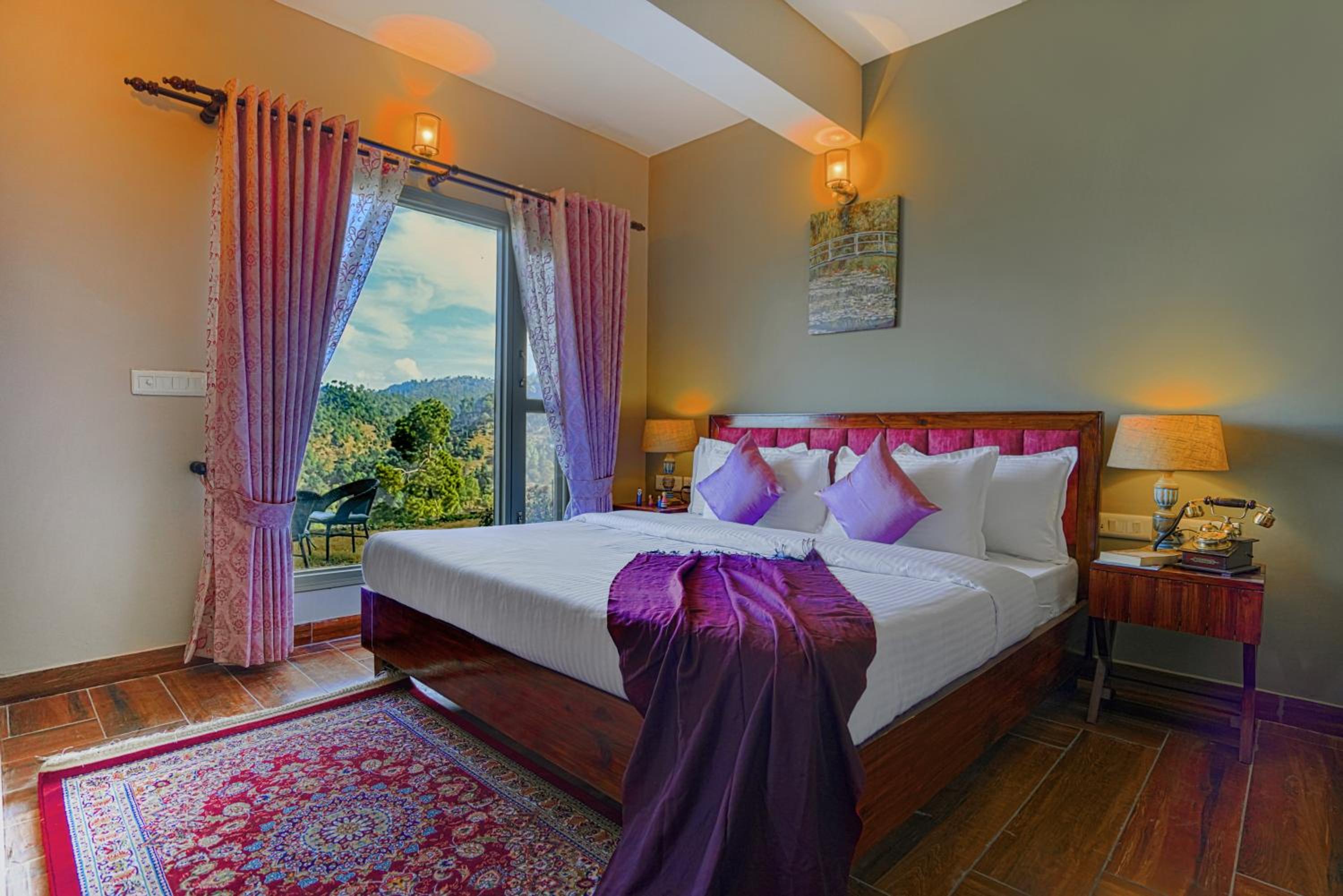 SaffronStays Edelweiss Bluebell House - 3BR English home with Himalayan peak views, bonfire & reading nook