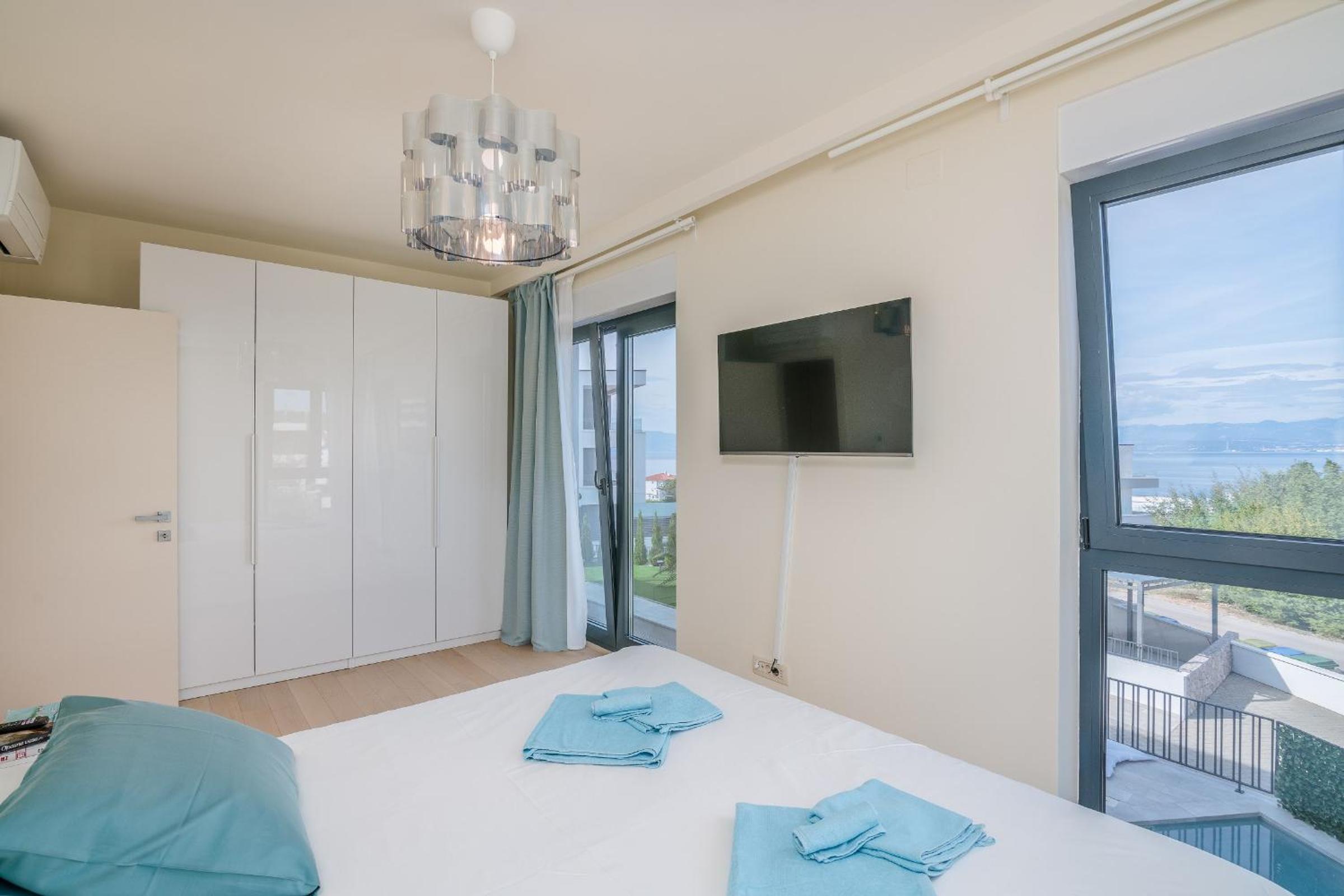 Apartment Sofija with Pool view 5