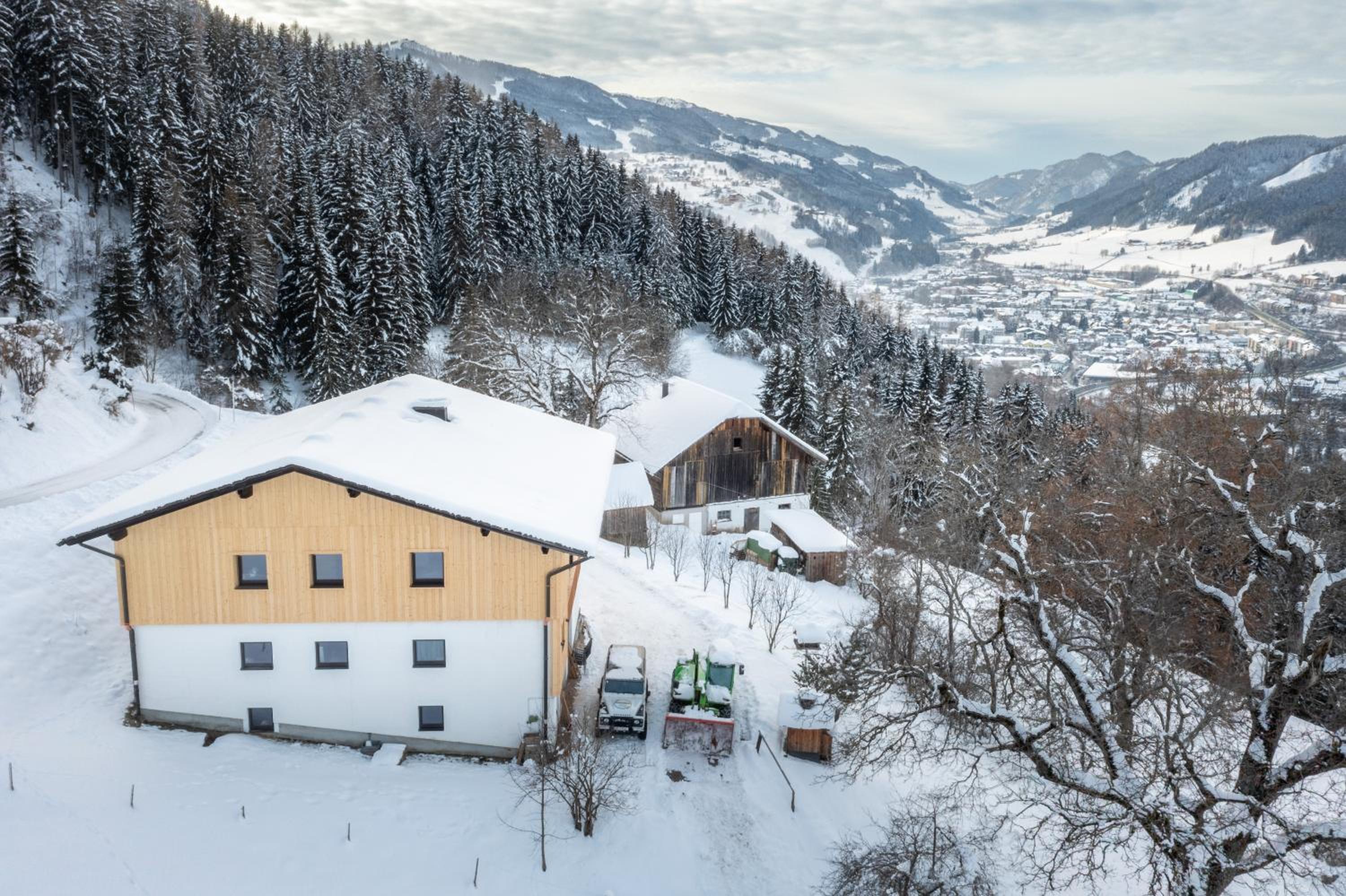 Appartements Uribi mit eigener Sauna by Schladmingurlaub