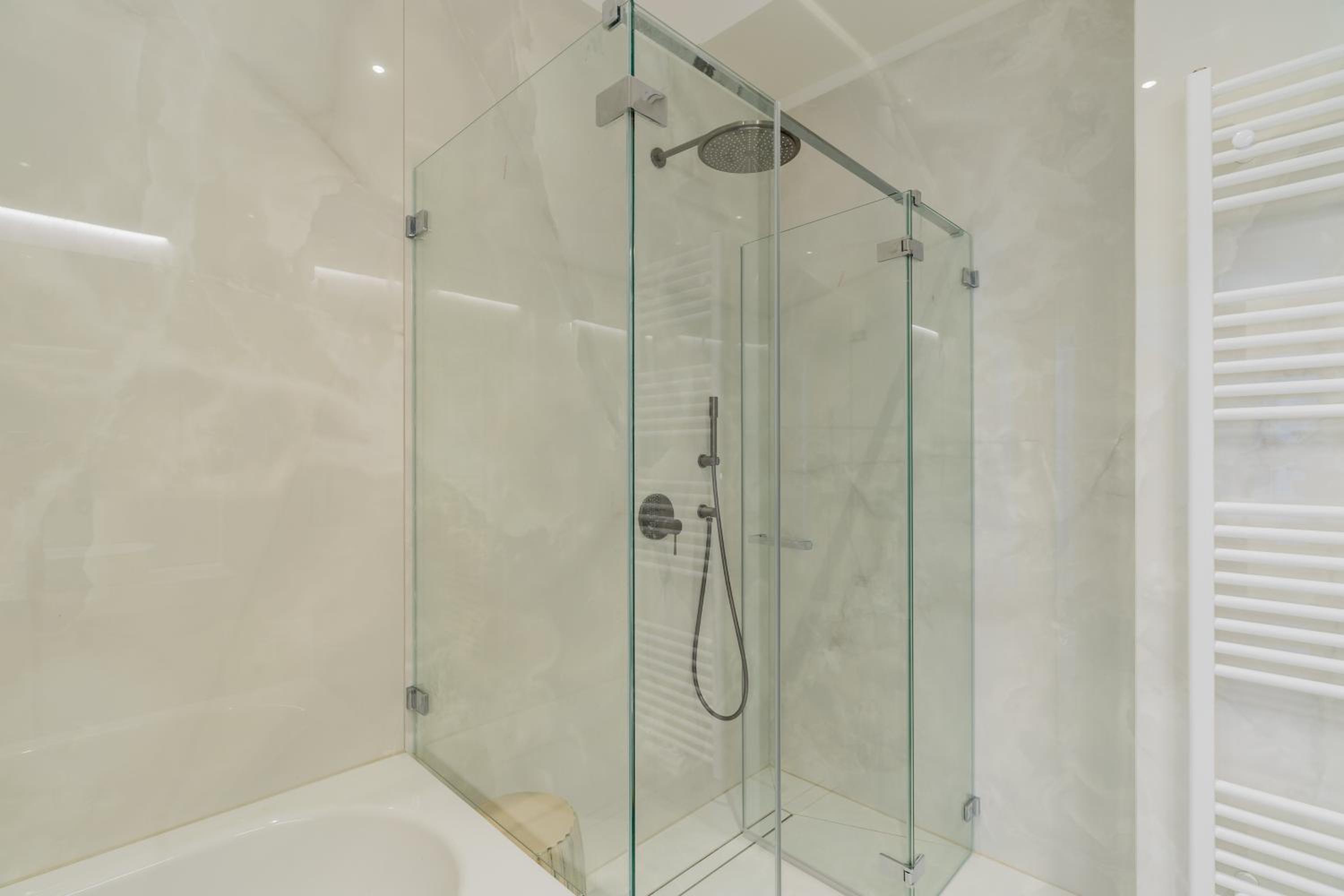 Spacious Apartments In Mitte- Feel The Citycenter