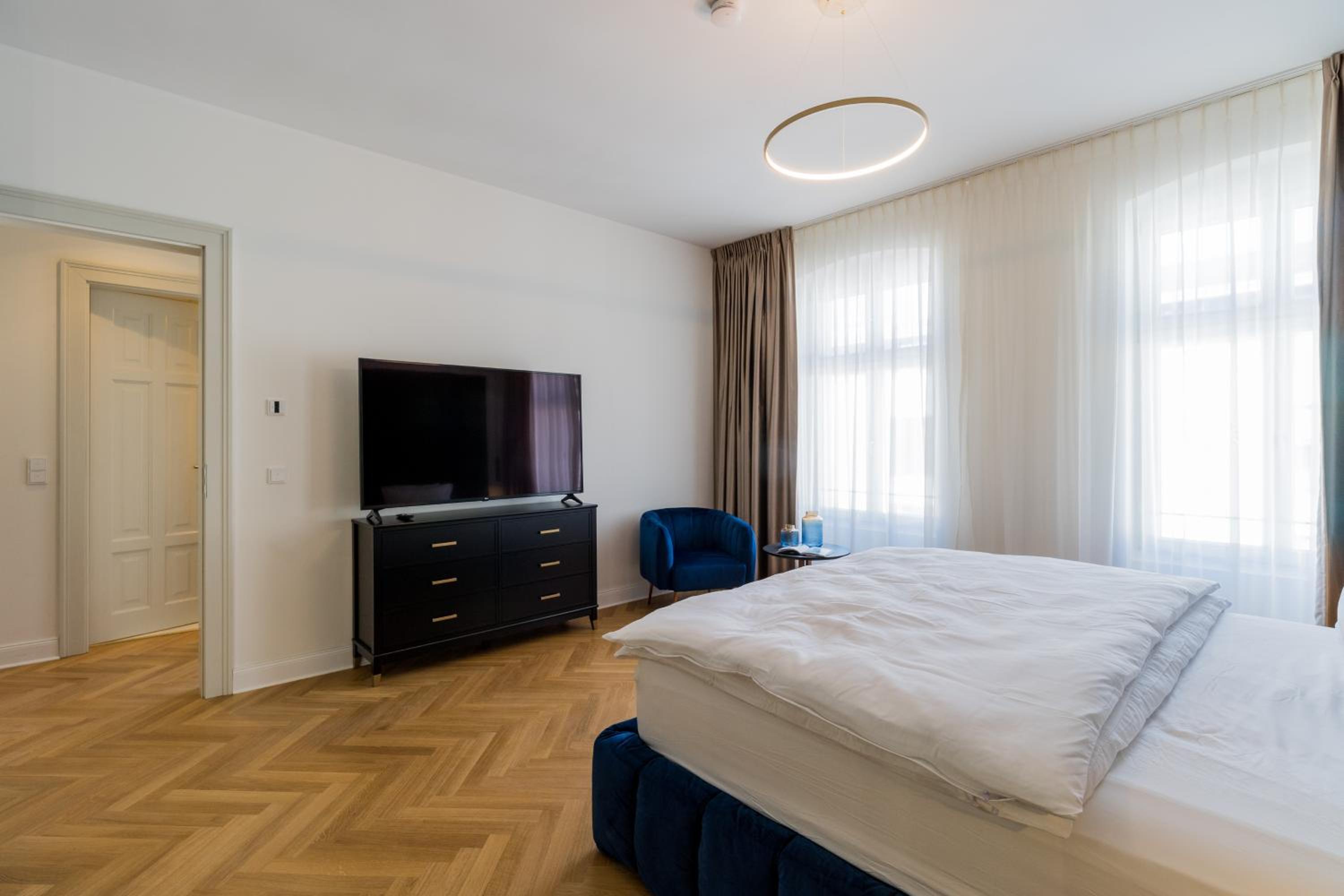 Spacious Apartments In Mitte- Feel The Citycenter