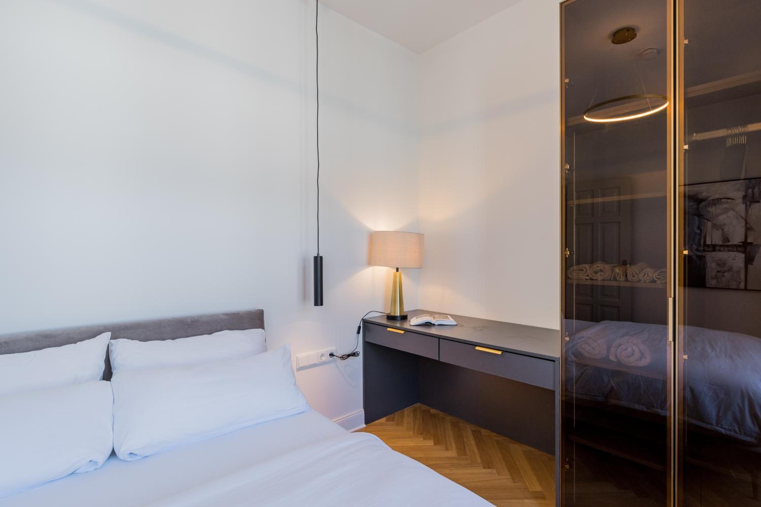 Spacious Apartments In Mitte- Feel The Citycenter