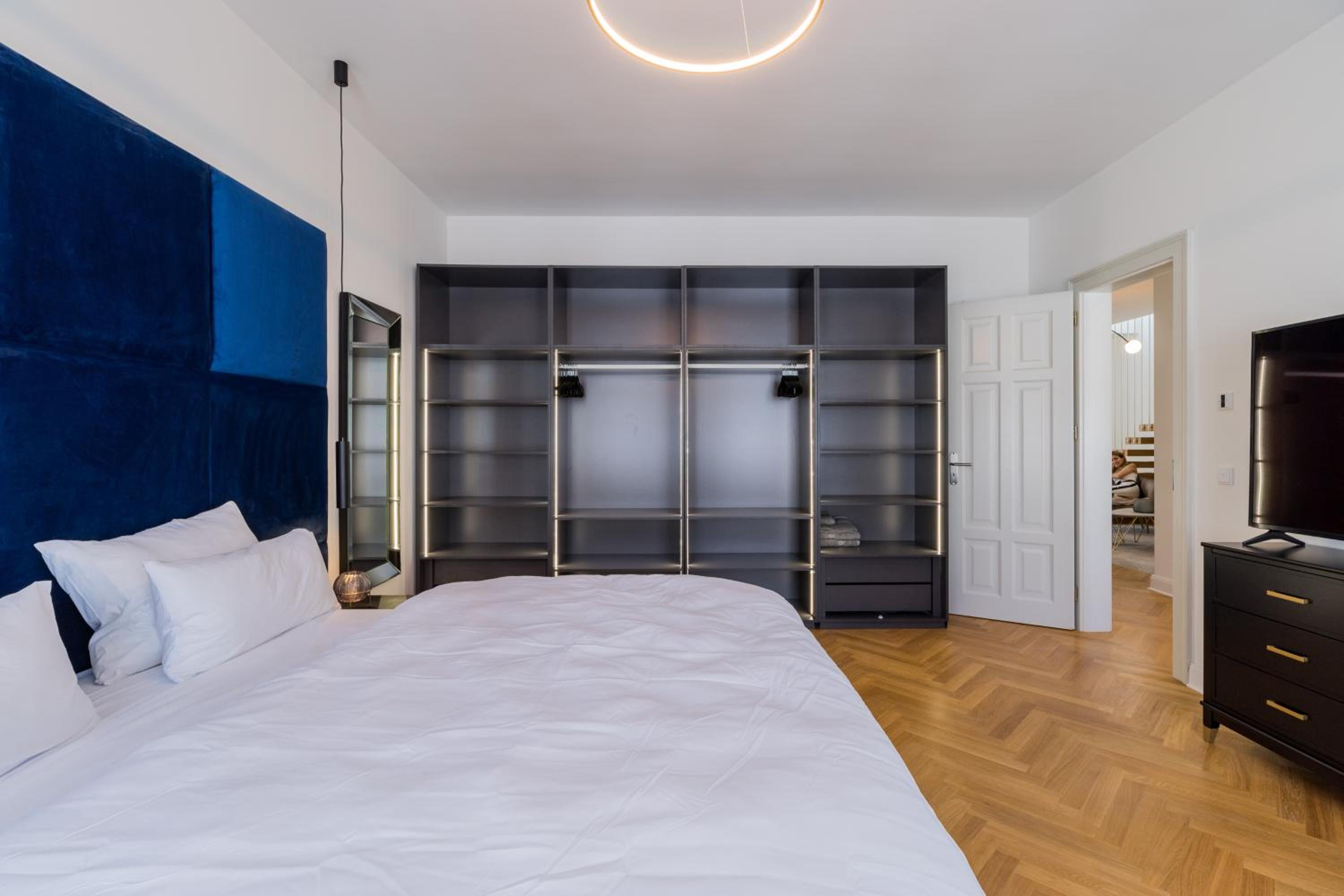 Spacious Apartments In Mitte- Feel The Citycenter