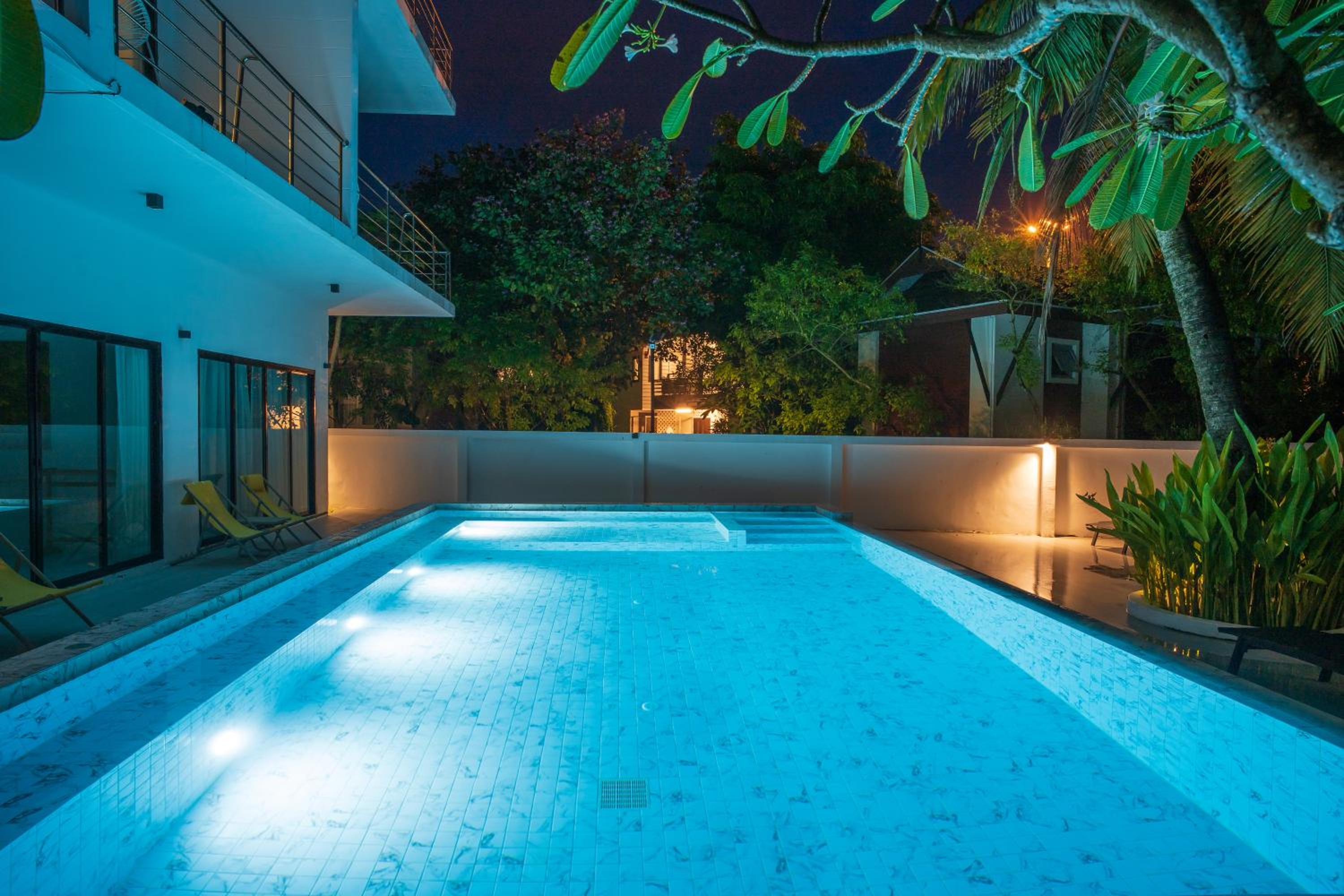 swimming pool