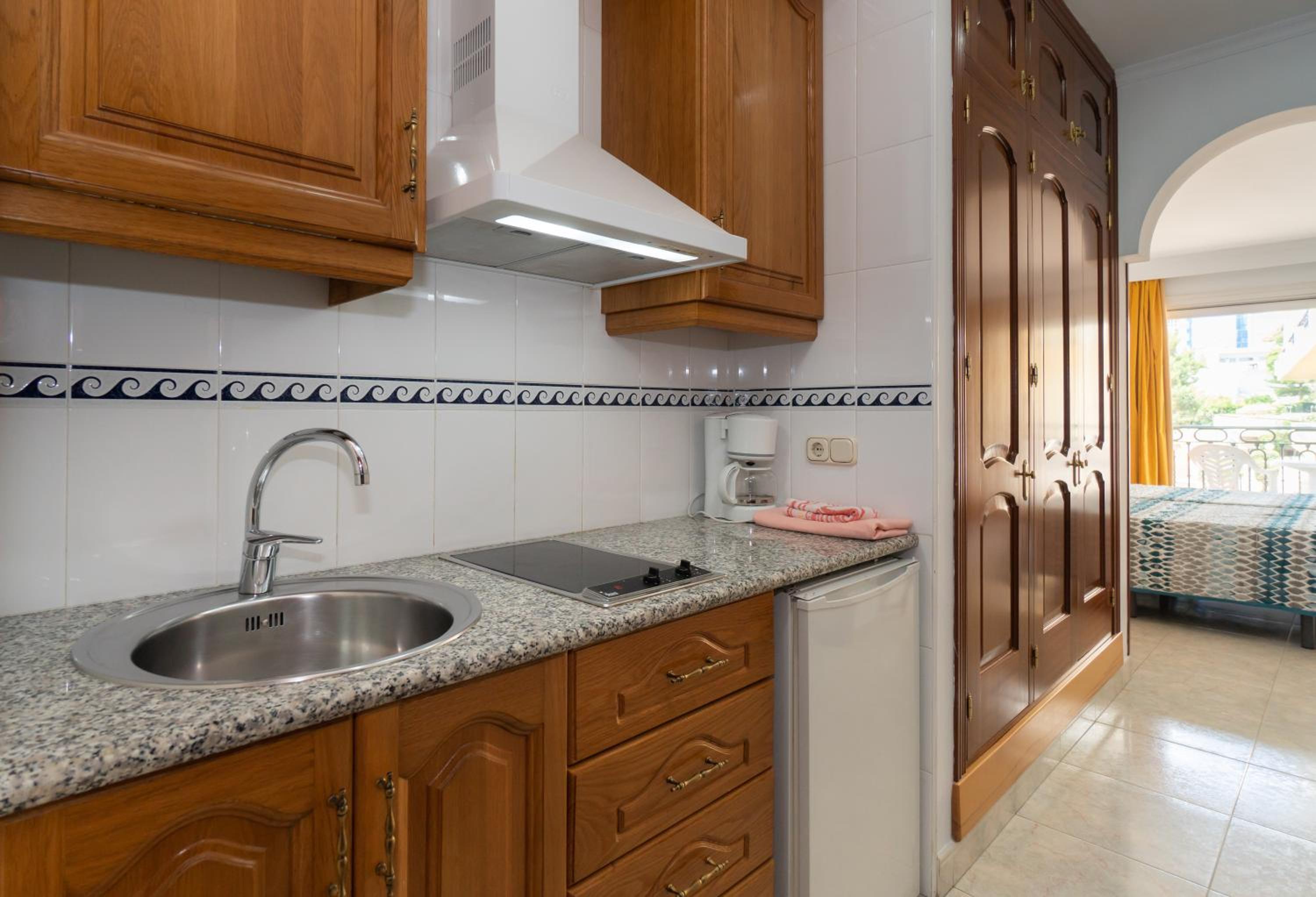 Apartamentos Leonor Carihuela