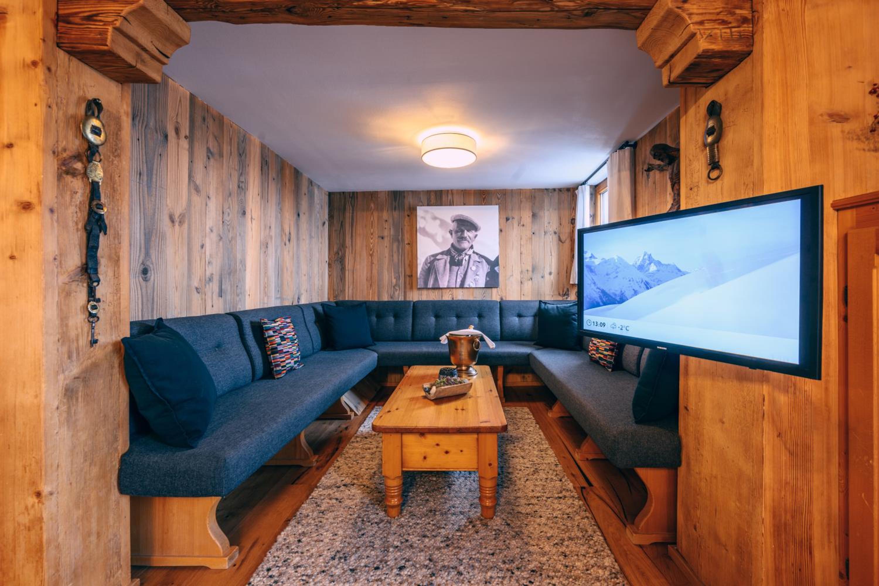 Chalet-Apartment für 9 bis 10 Personen zentral & ruhig 2 Min zur Galzigbahn Sankt Anton