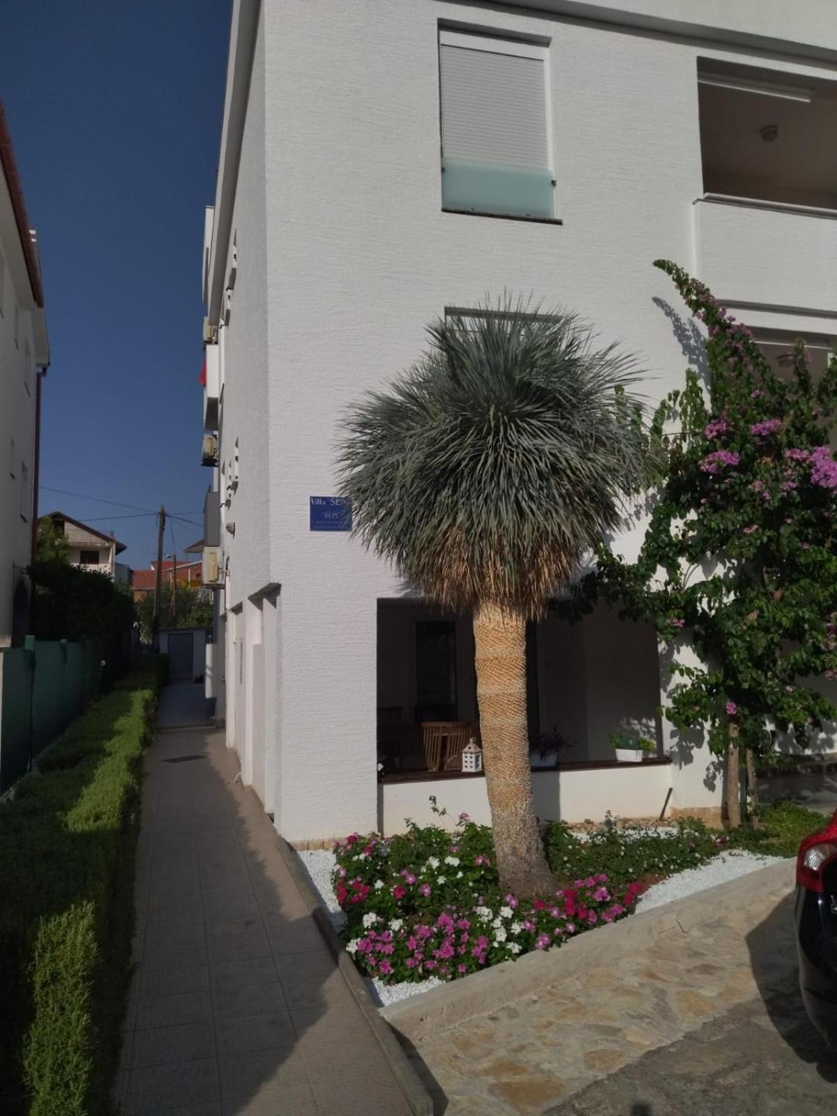 Apartments Villa Šeni