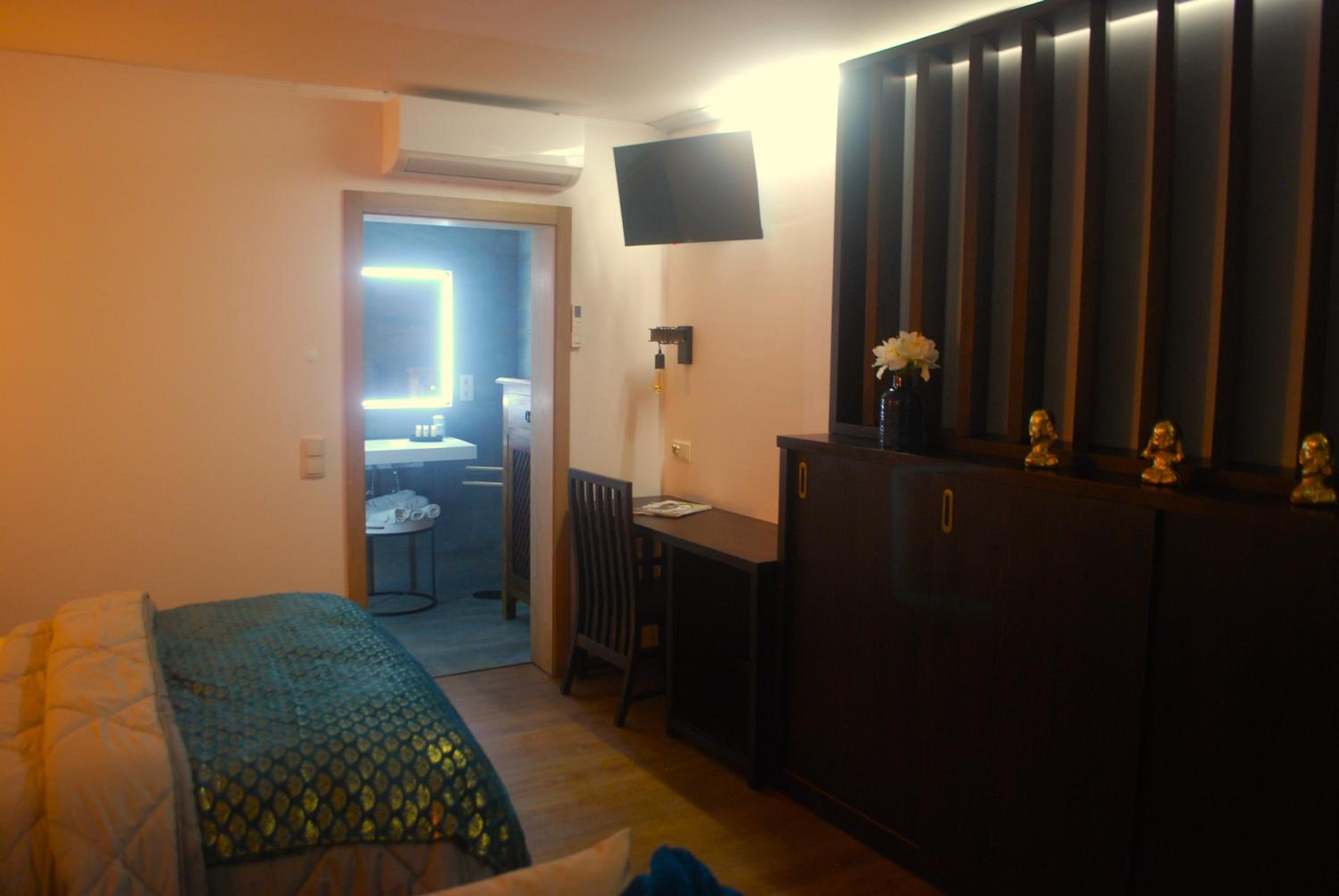 Photo 43