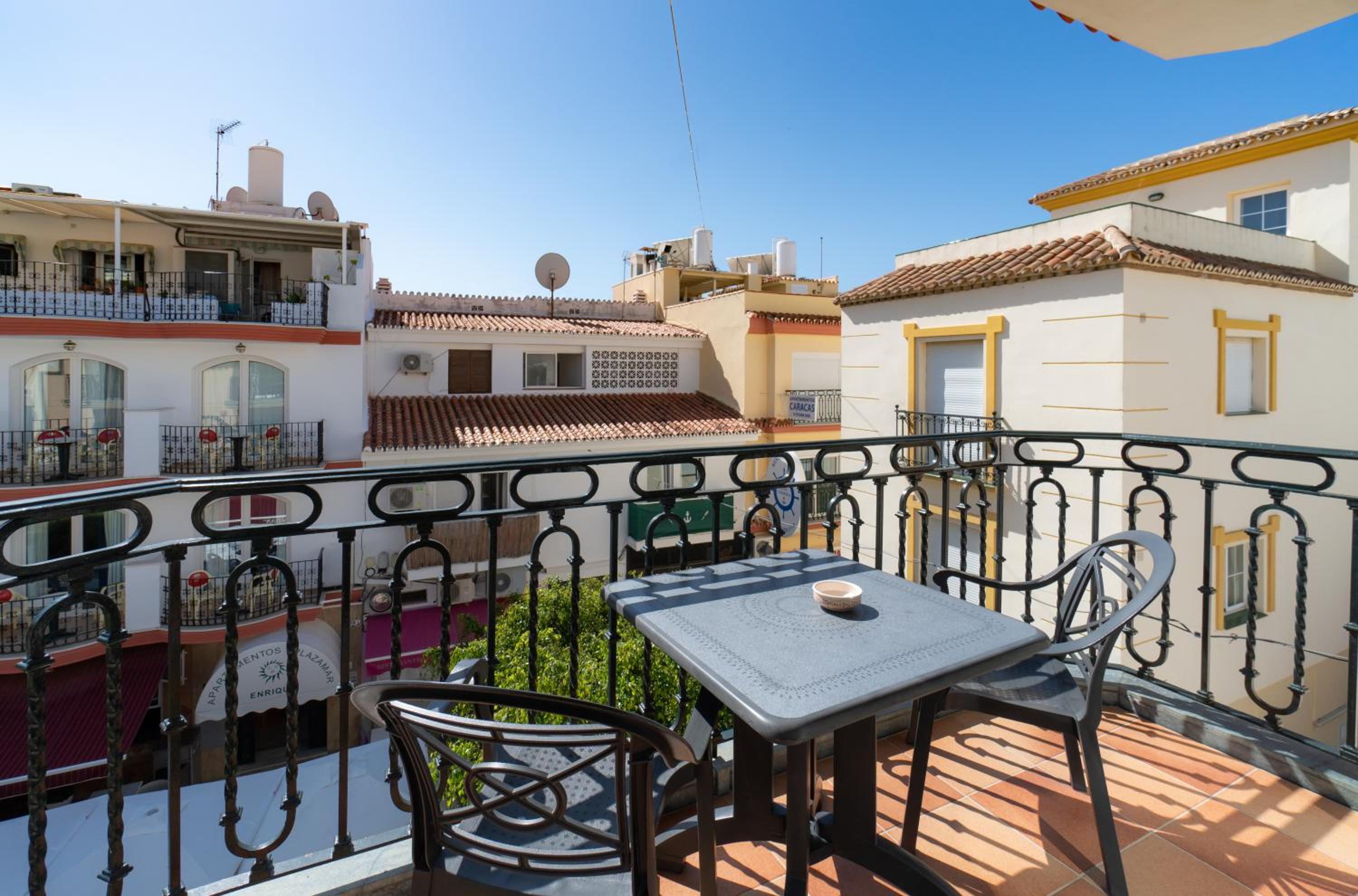 Apartamentos Leonor Carihuela