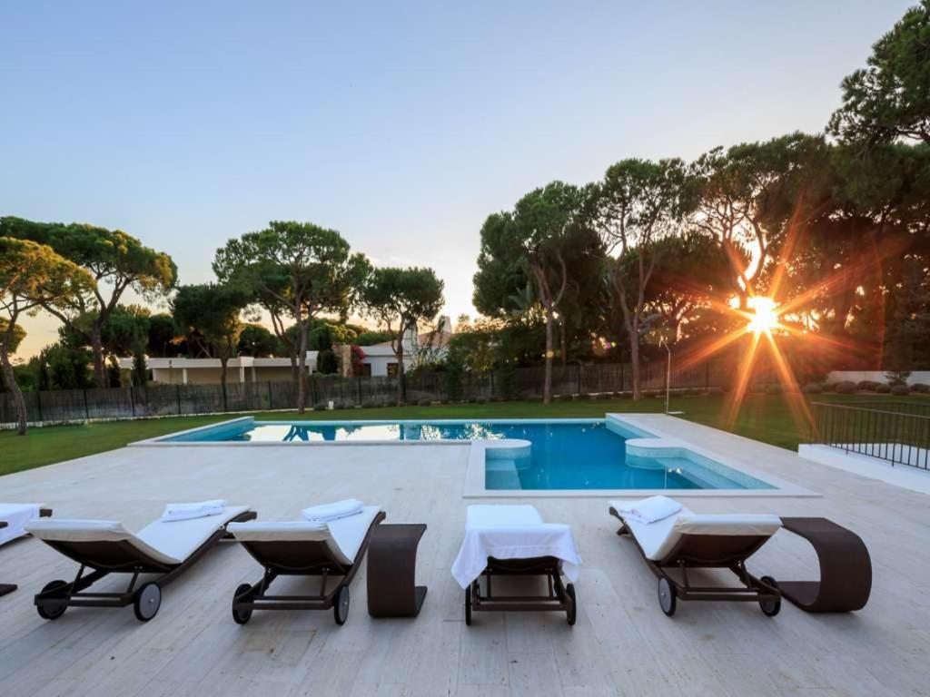 Contemporary Vilamoura Villa Stunning Open Plan Design Villa Azure Elegance view 4
