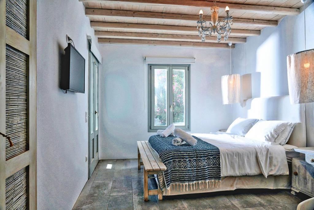 Vesper Jewel Luxury Villas in Mykonos view 5