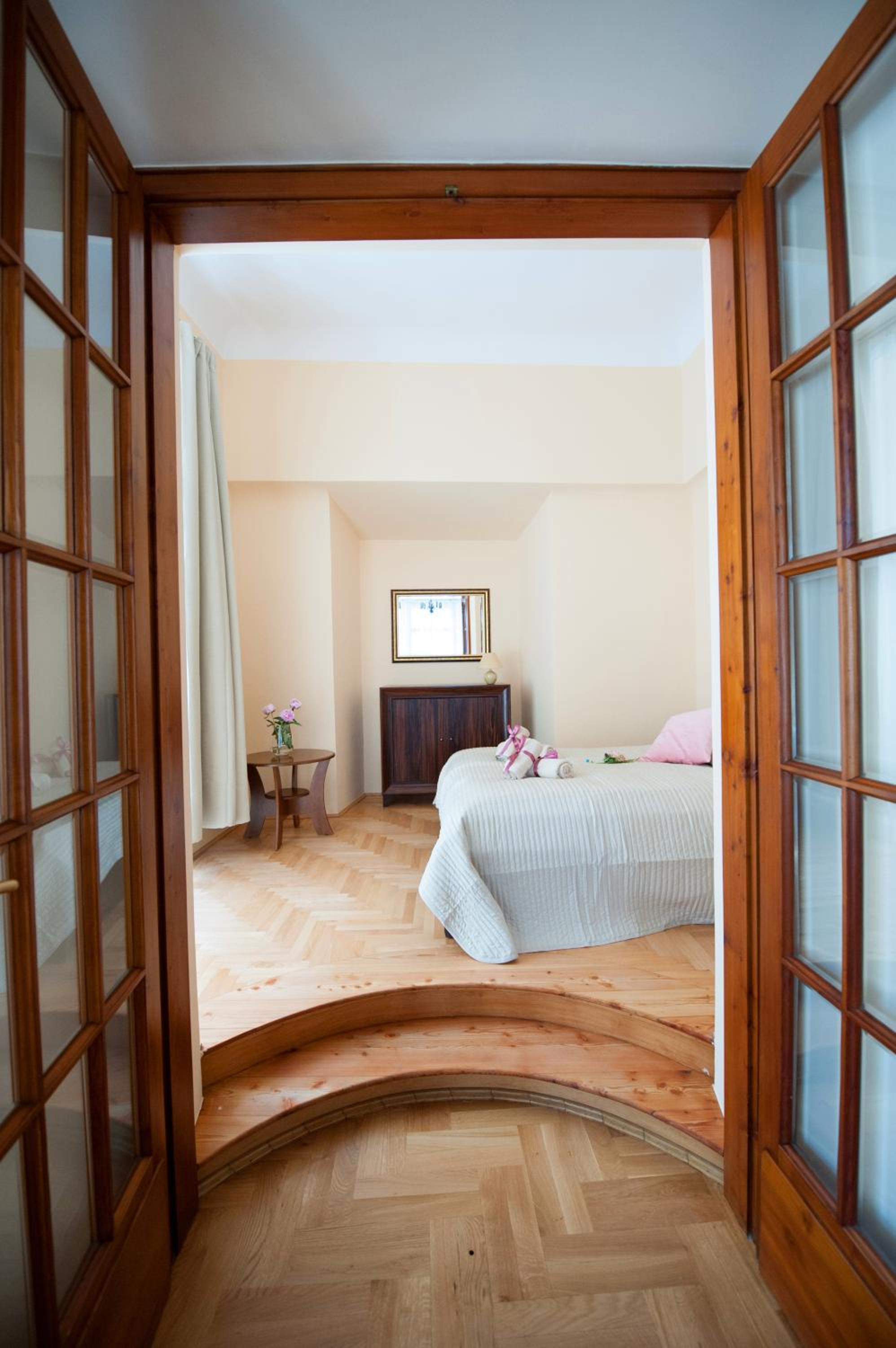 Apartments Roman