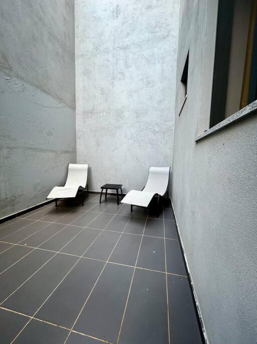 Modern Apartment in Praia Baixo - 1 min Walking to Beach